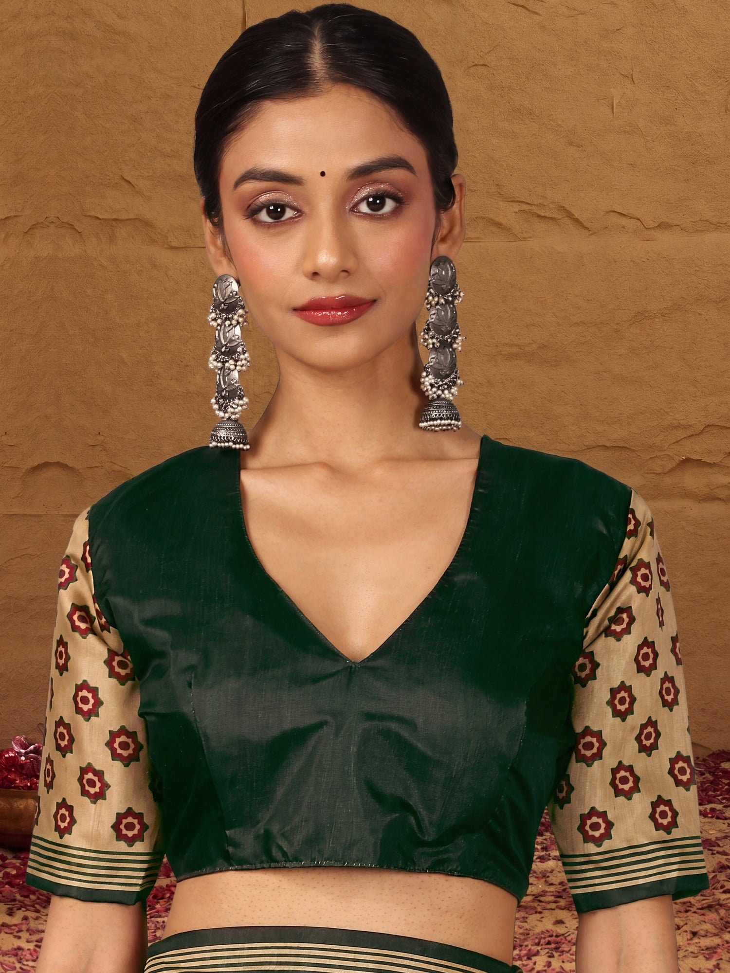 Green Silk Blend saree – detail view 4
