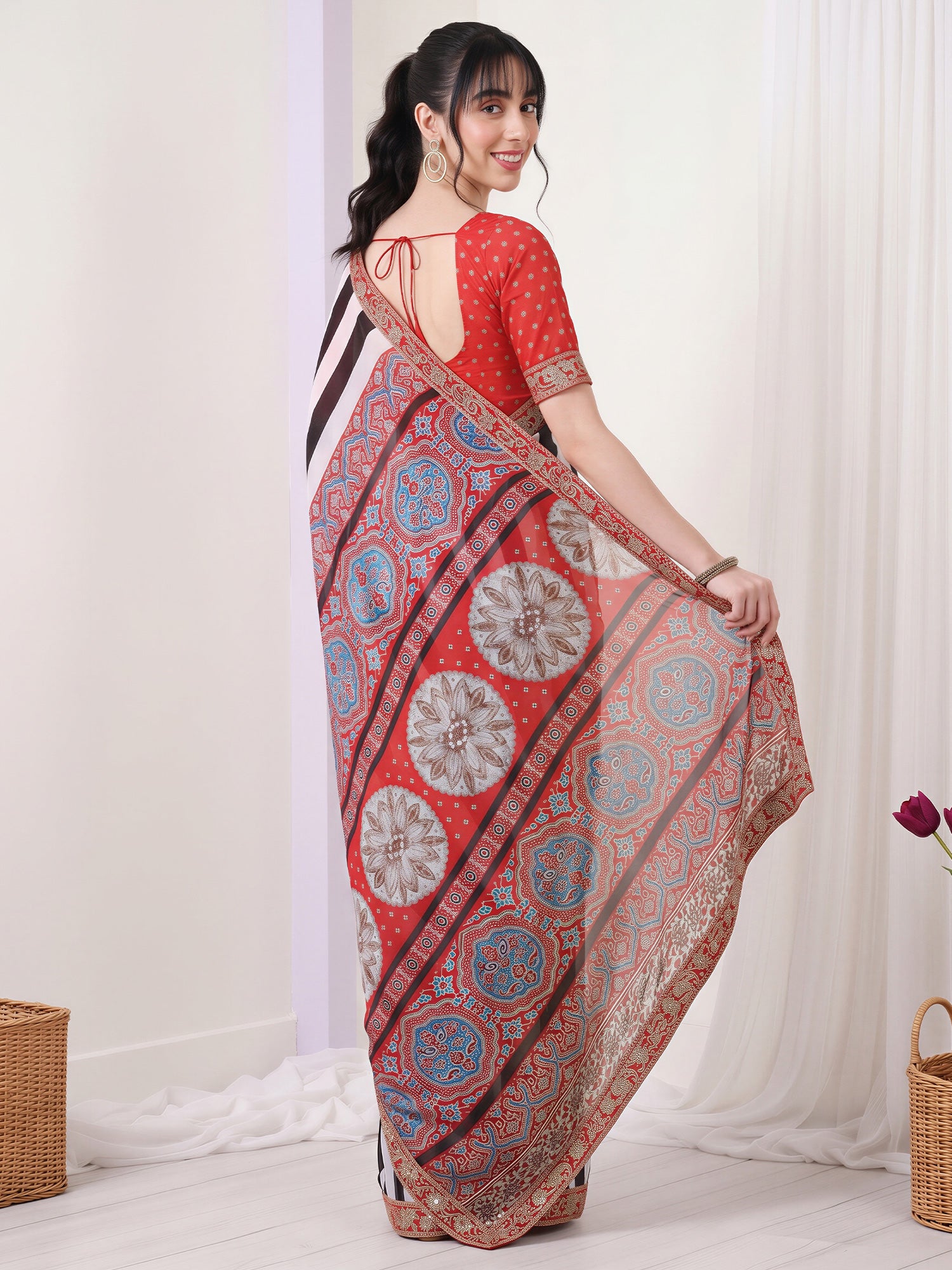 White Pure Georgette saree – detail view 1