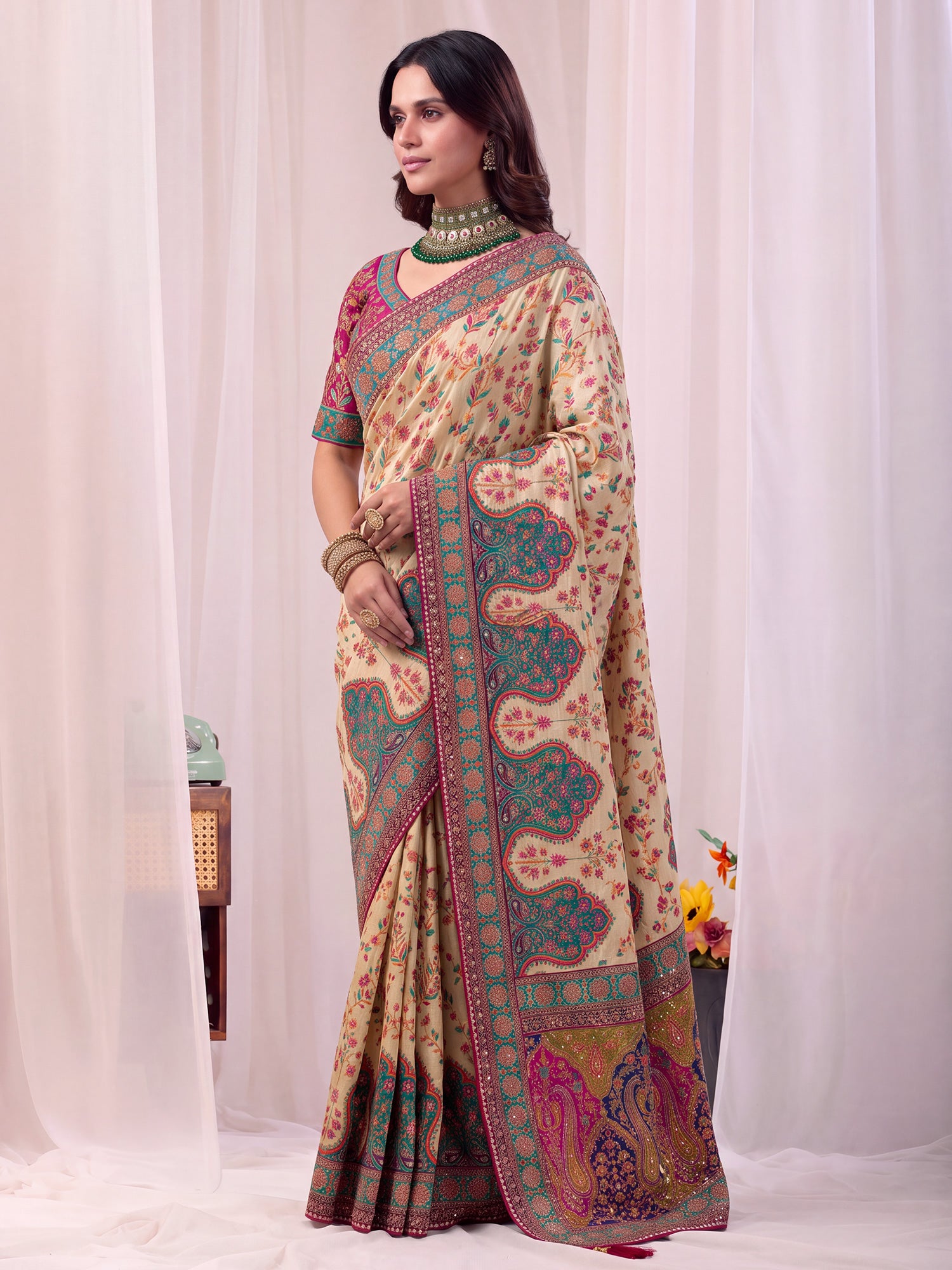 Cream Silk Blend saree – detail view 3