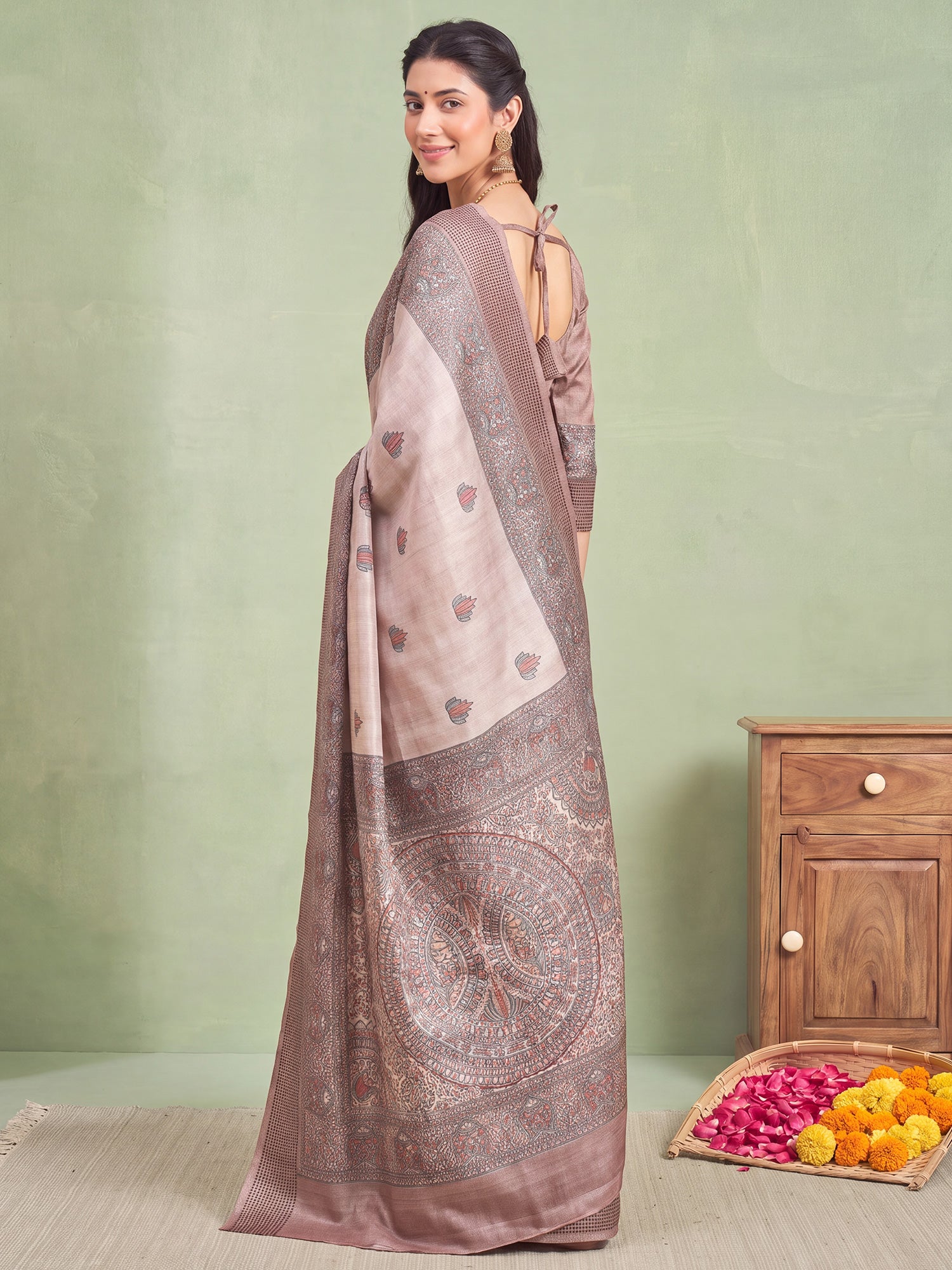 Beige Manipuri Silk saree – detail view 1