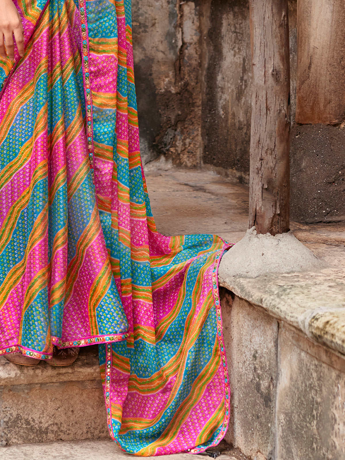 Pink georgette saree view 4