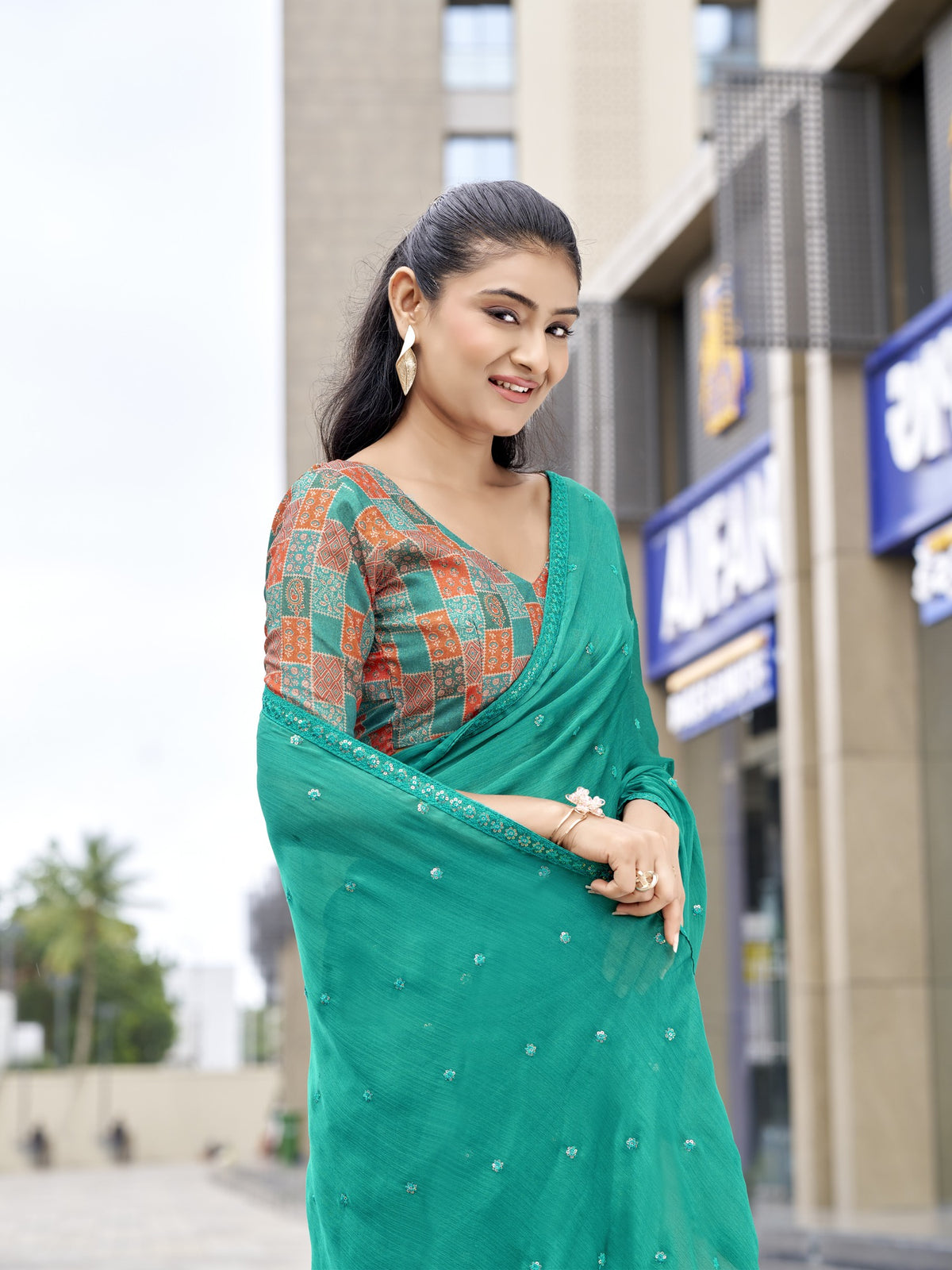 Teal Green Satin Silk saree – detail view 4
