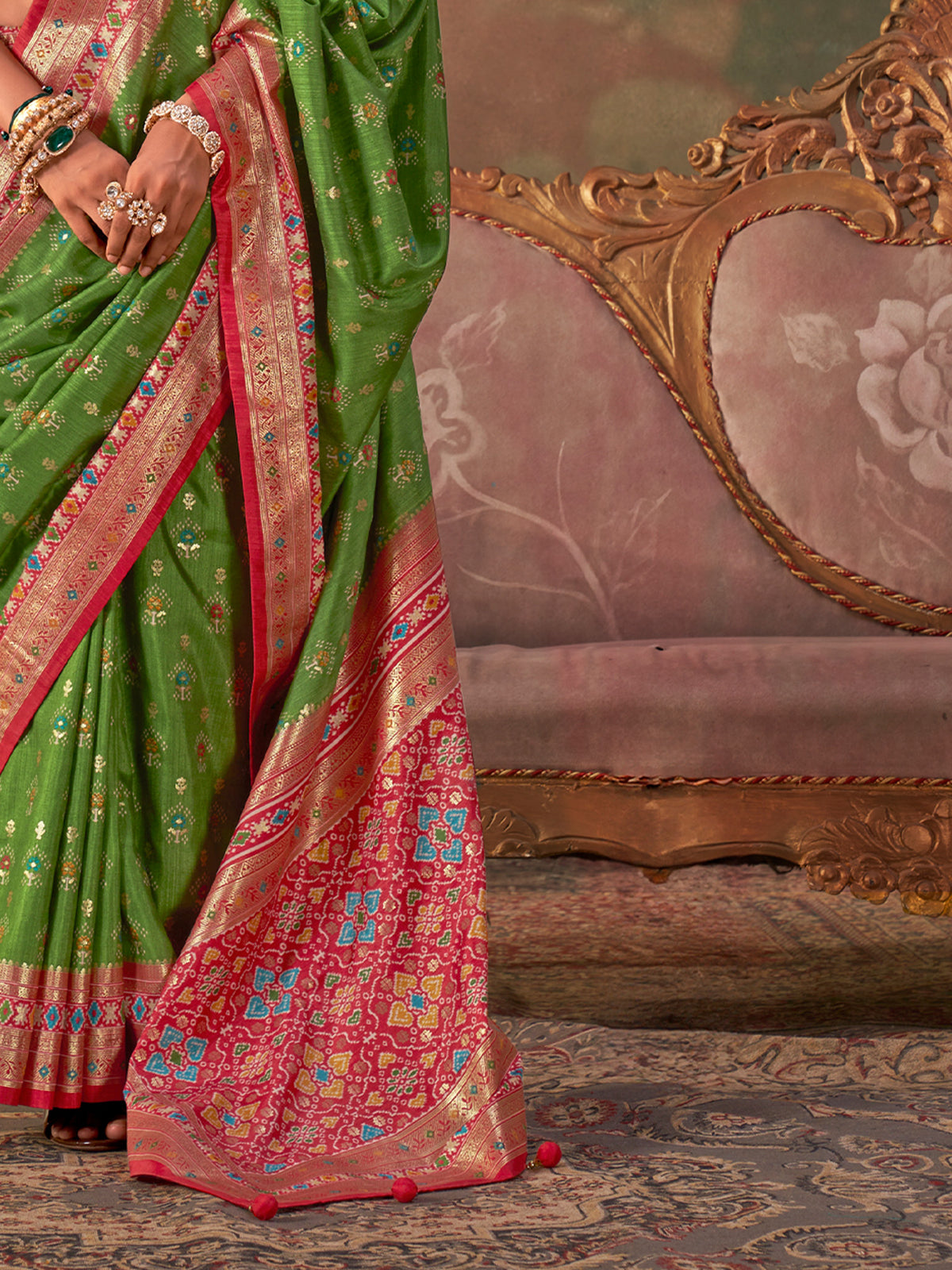 Olive Silk Blend saree – detail view 4