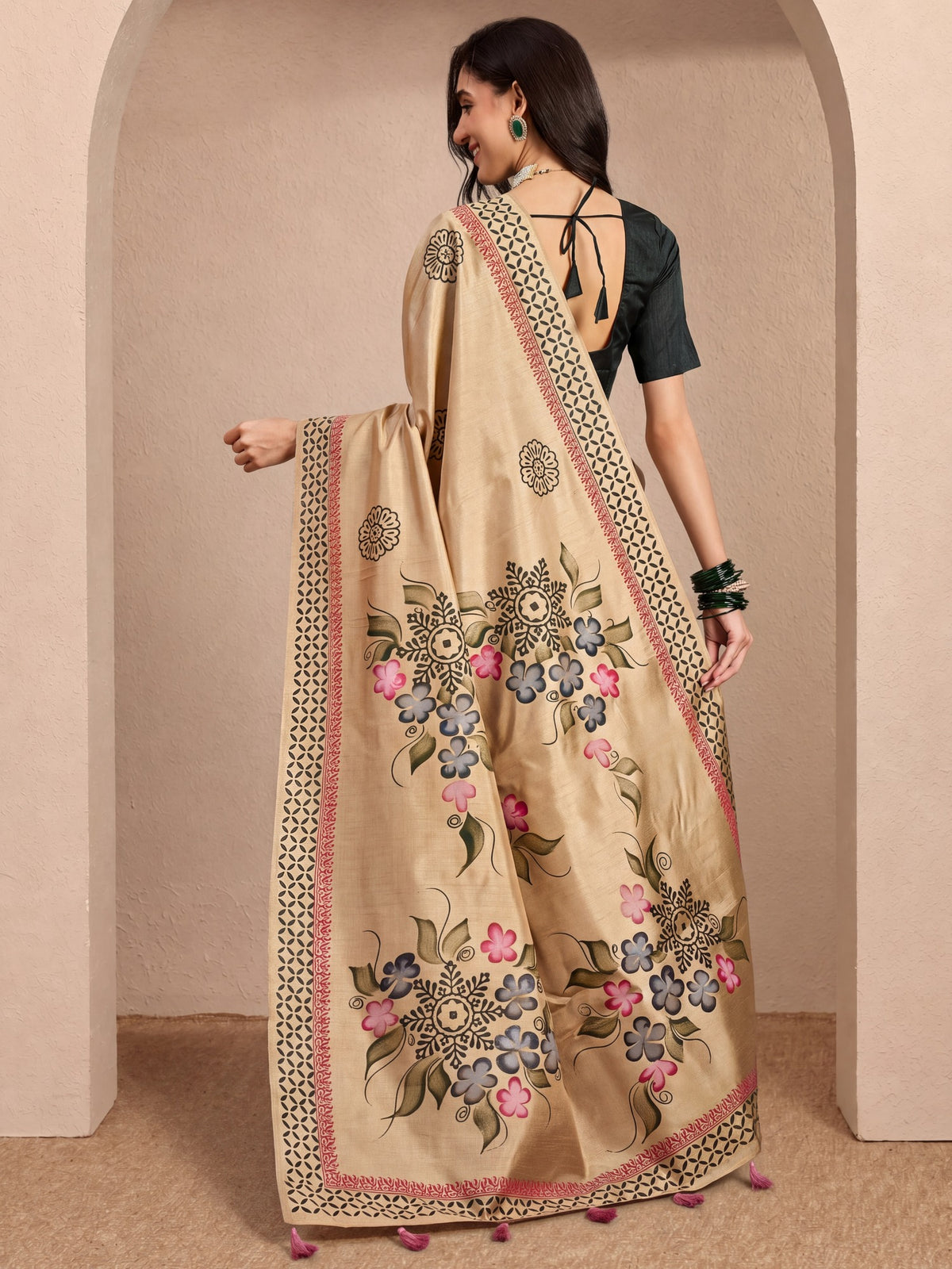 Beige Silk Blend saree – detail view 4