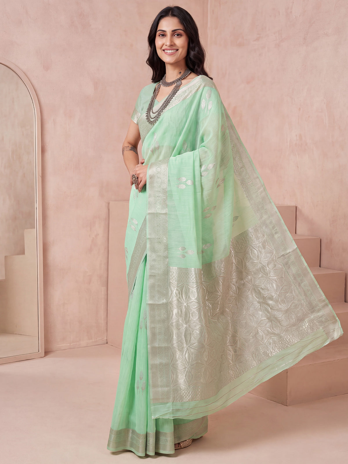 Sea Green Linen saree – detail view 3