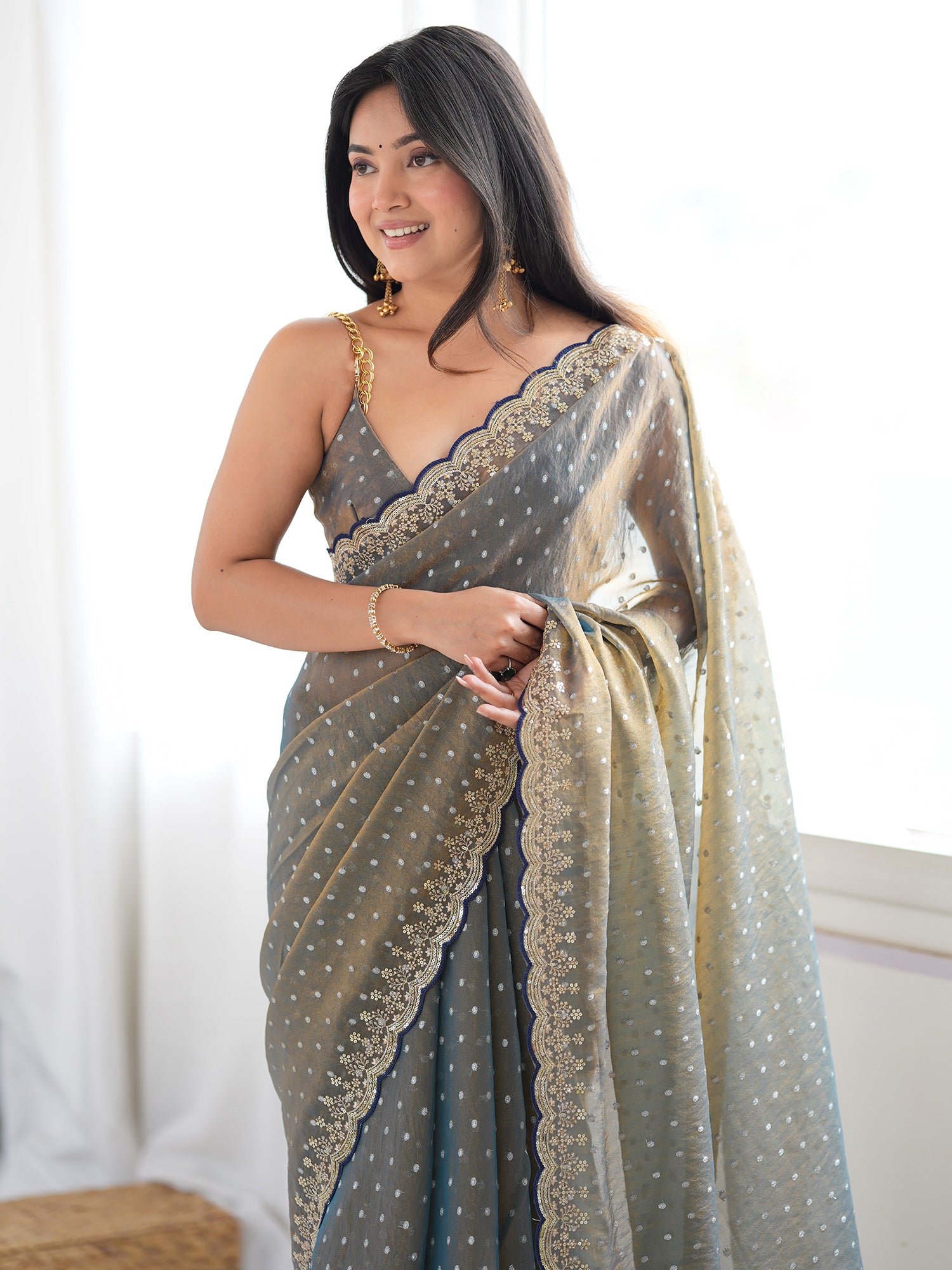 Silver Silk Blend saree – detail view 4