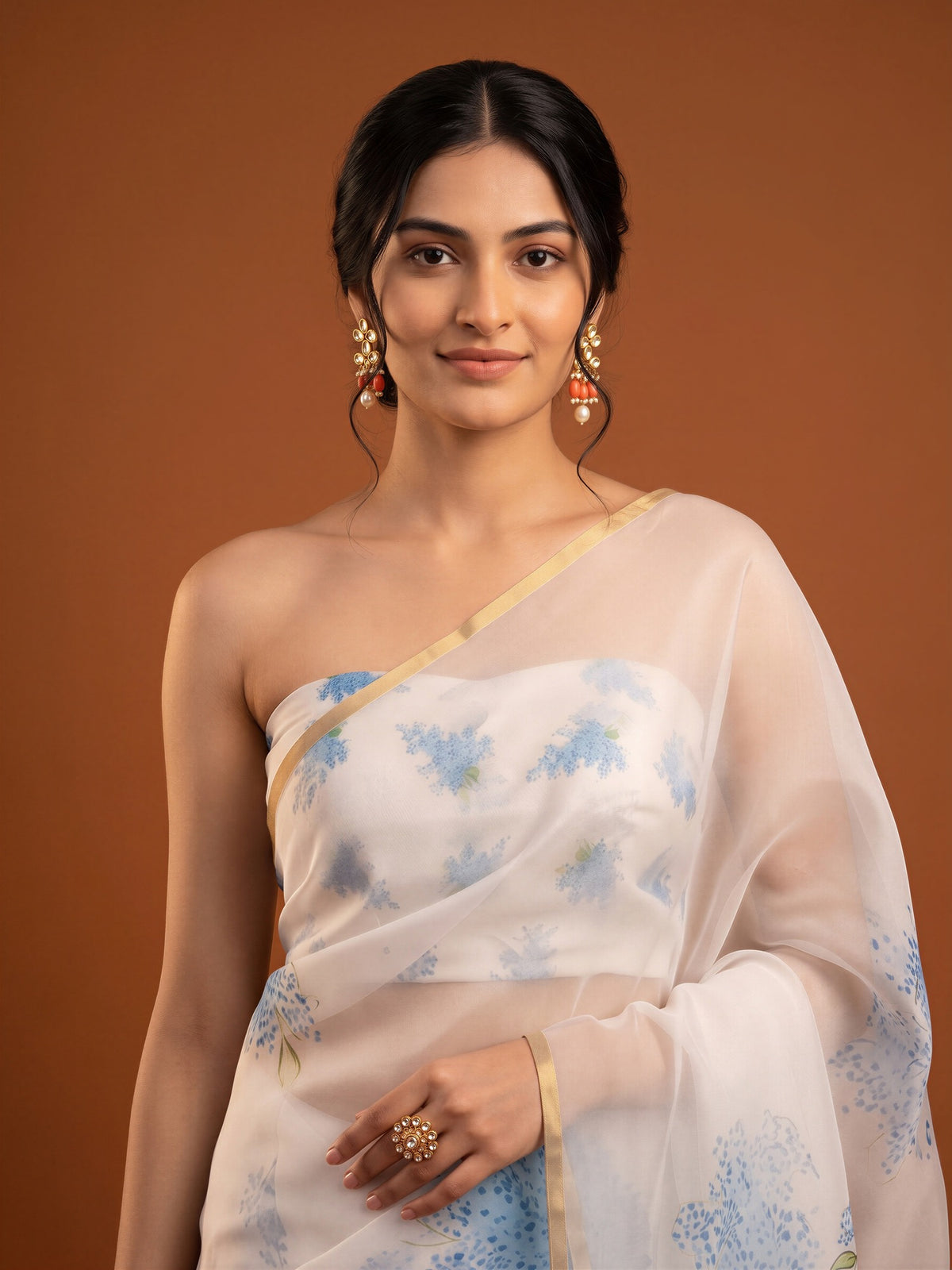 White Organza saree – detail view 4