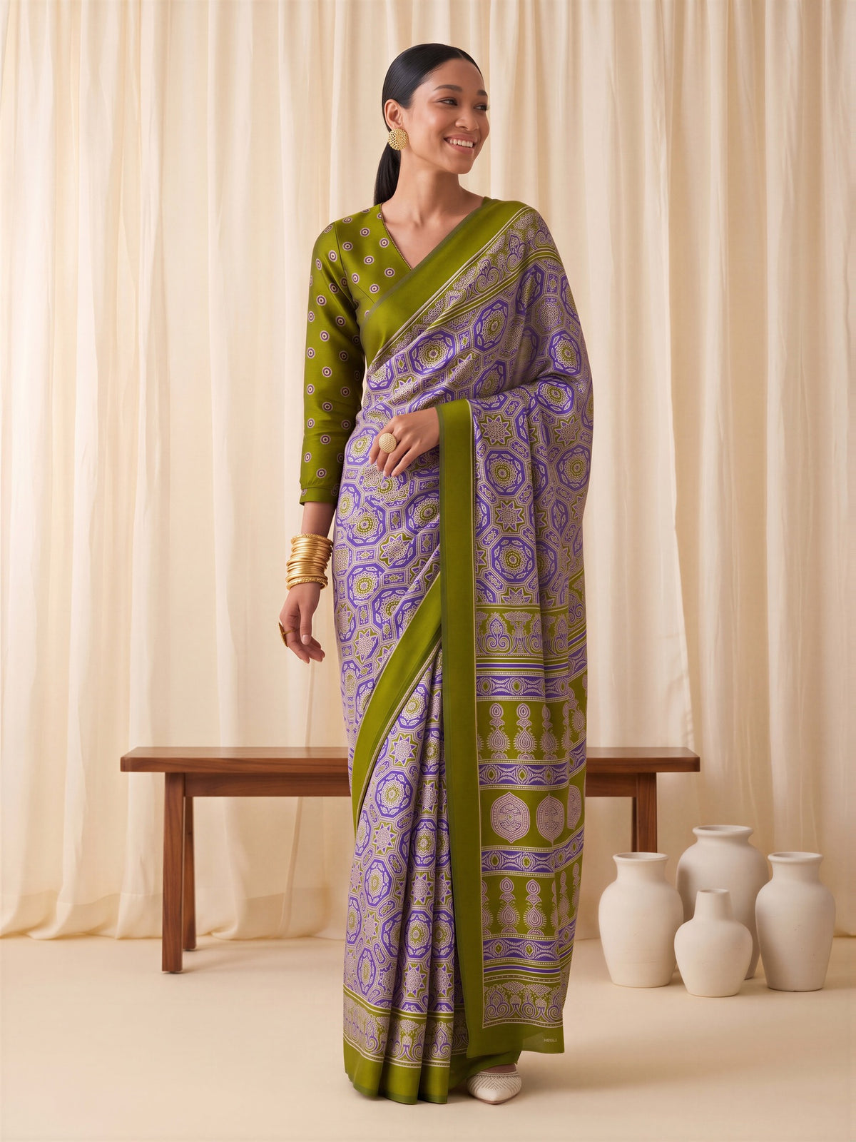 Purple Crepe saree – detail view 3