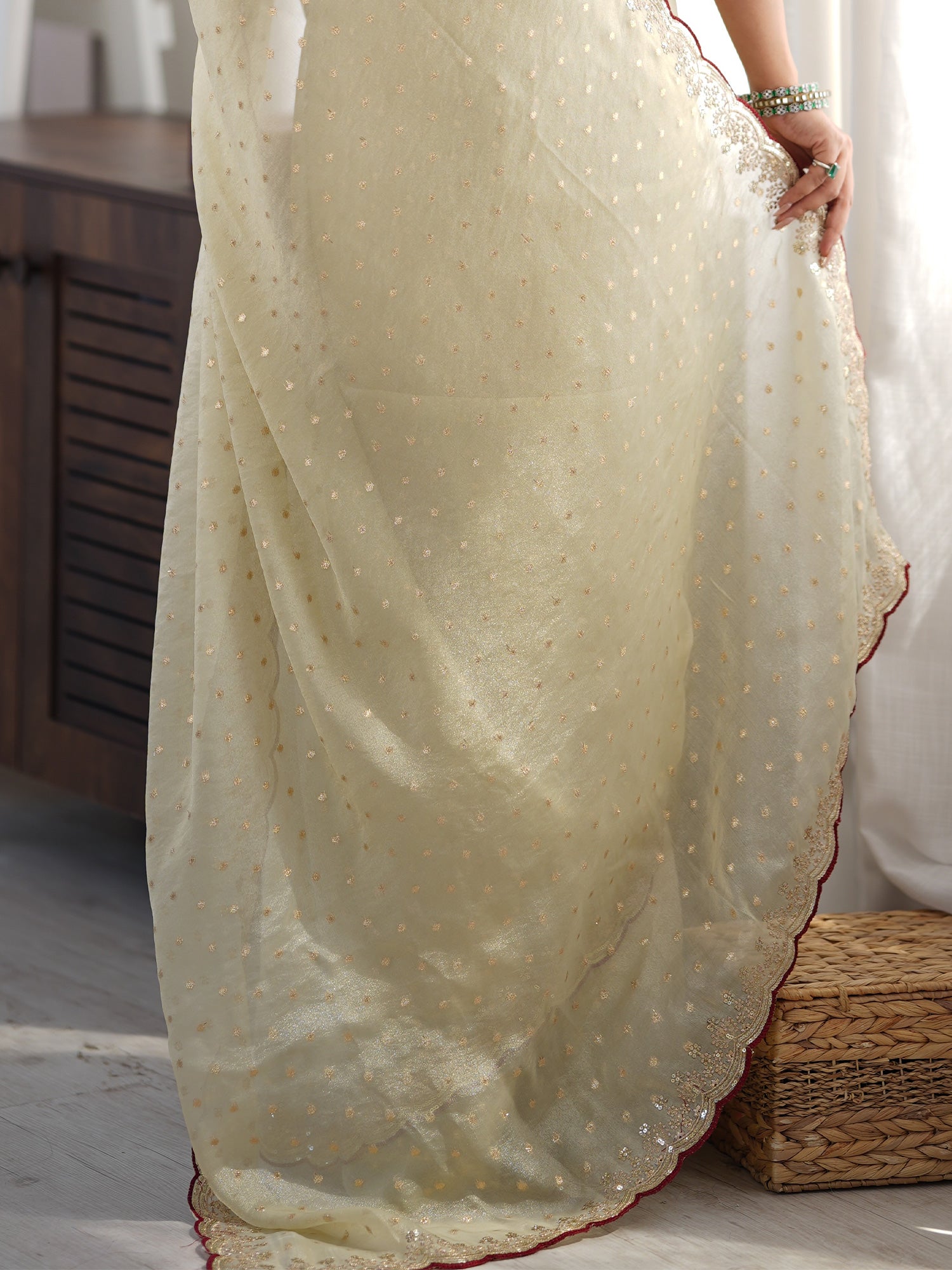 Off White Silk Blend saree – detail view 5