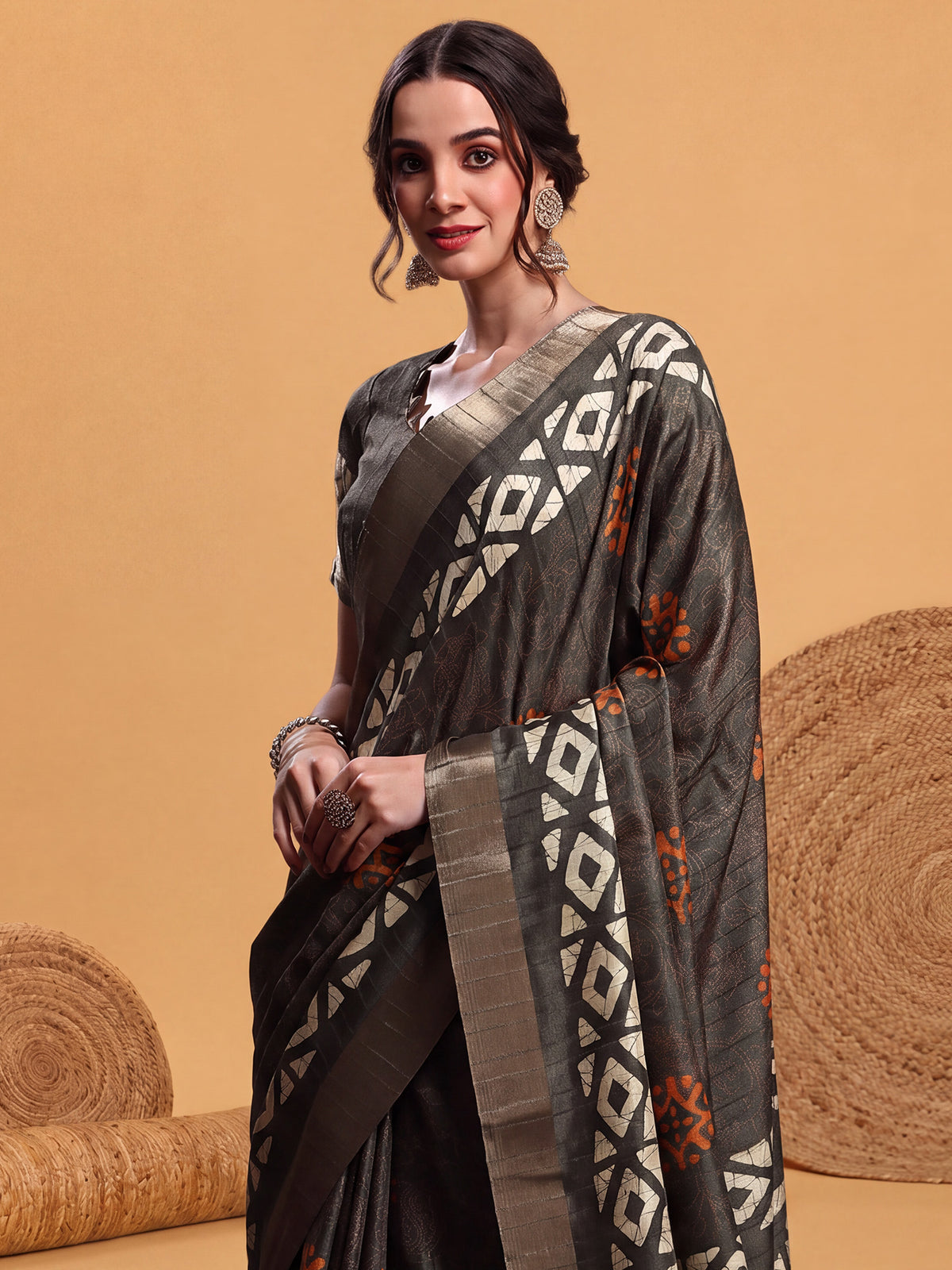 Olive Silk Blend saree – detail view 3