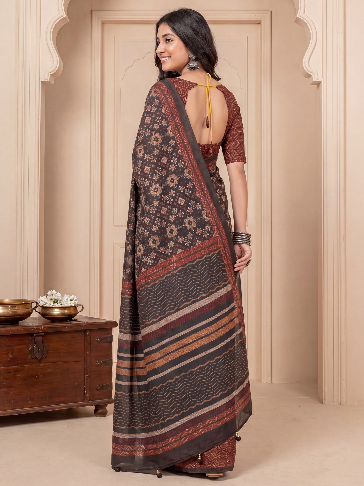 Black Silk Blend saree – detail view 1