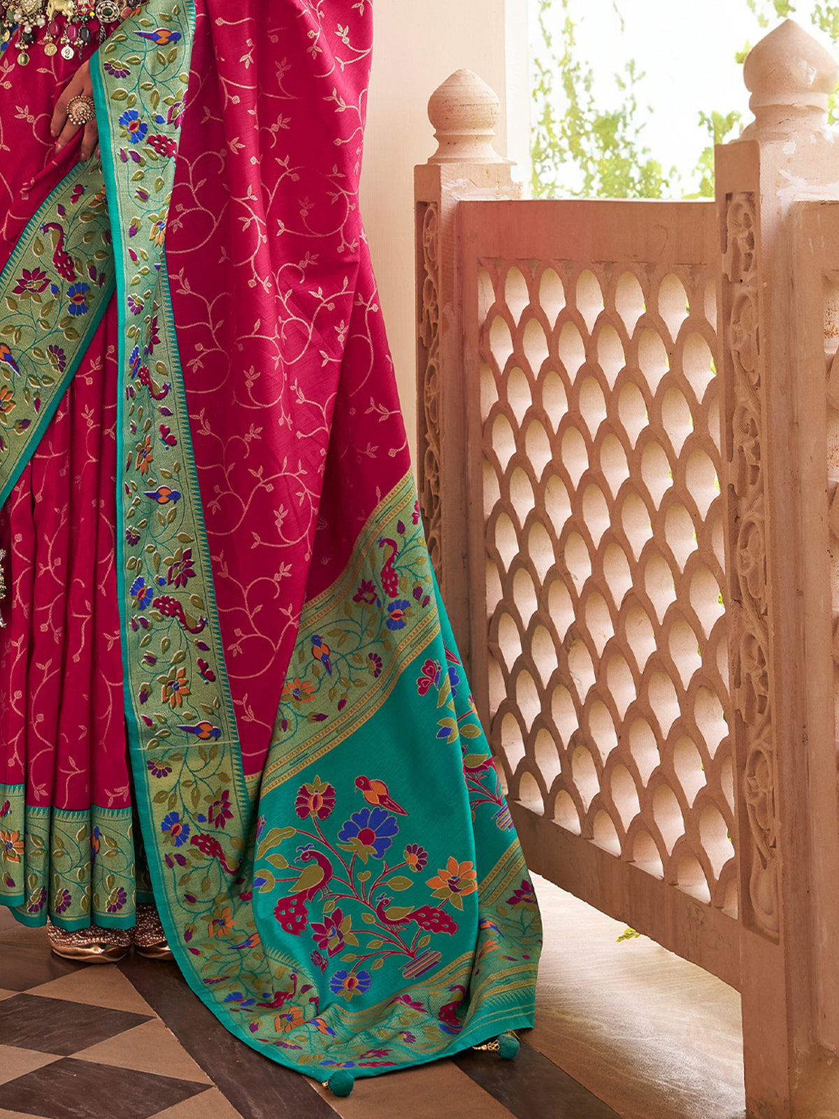 Pink Silk Blend saree – detail view 4