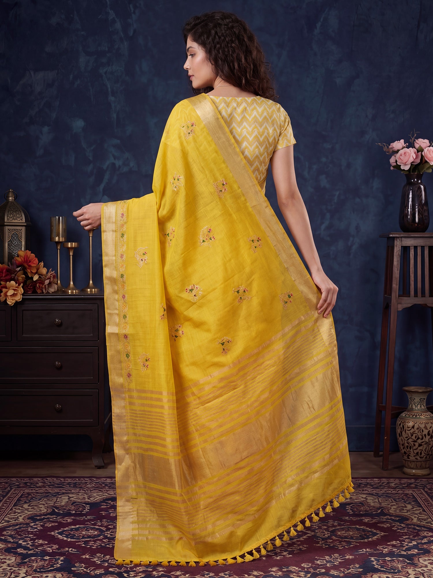 Yellow Cotton Linen saree – detail view 1