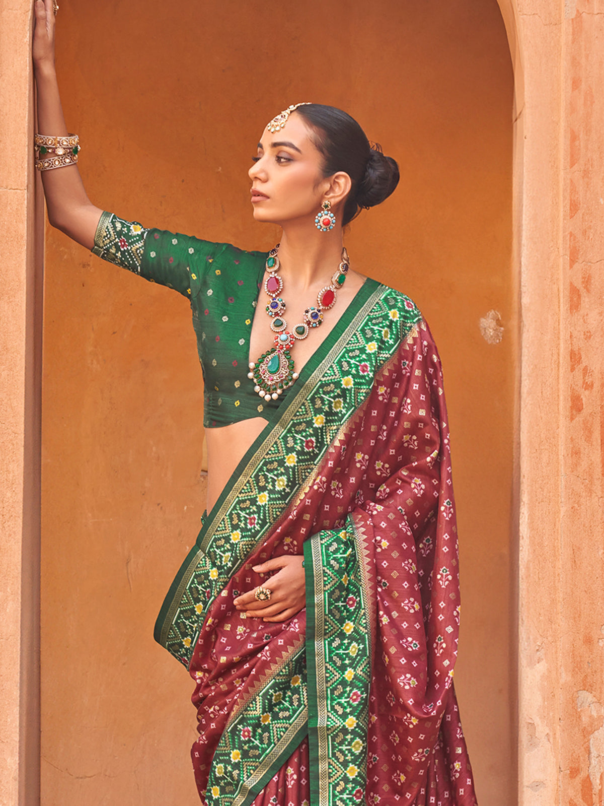 Burgundy Silk Blend saree – detail view 2