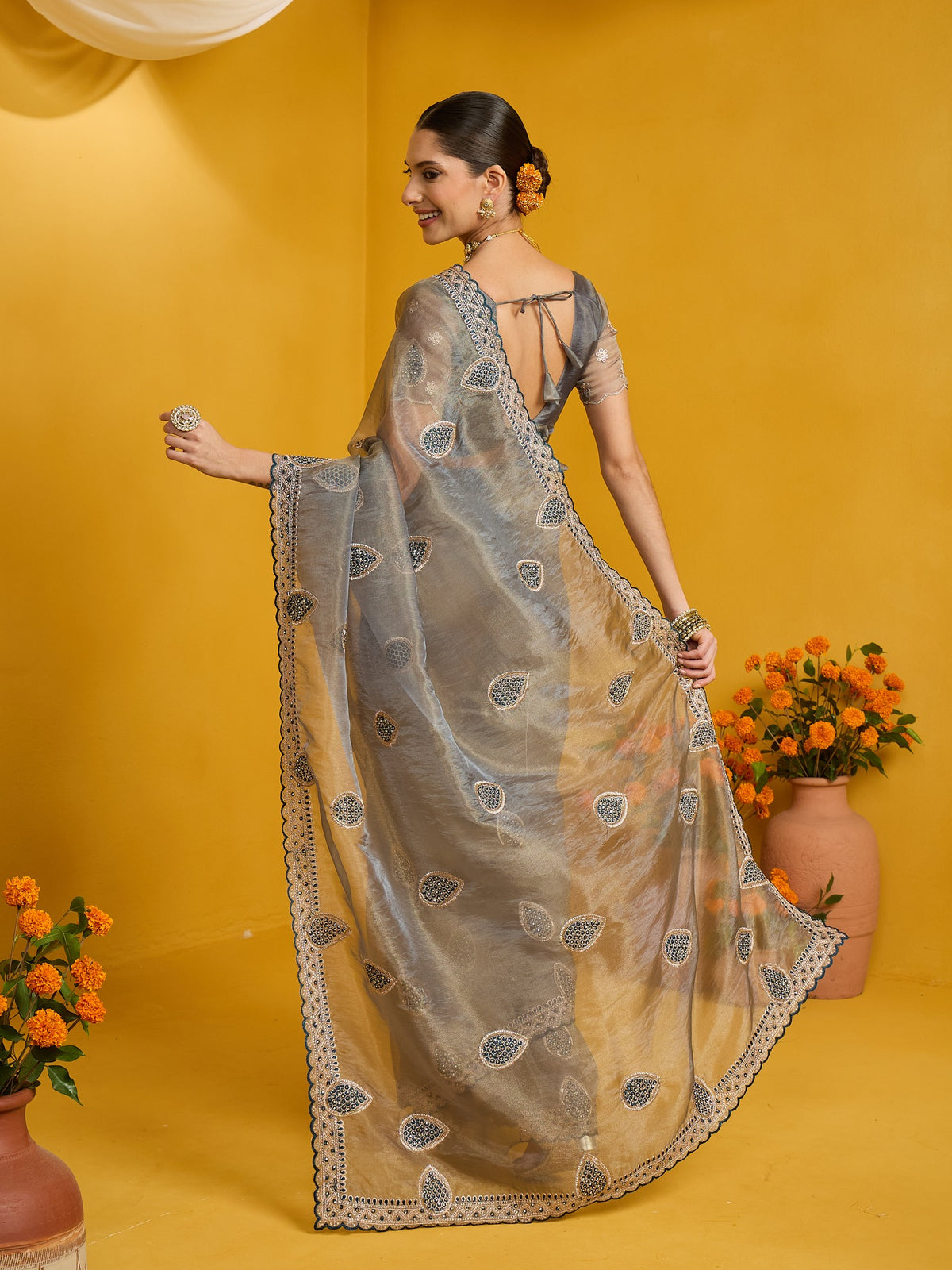 Grey Organza saree – detail view 6