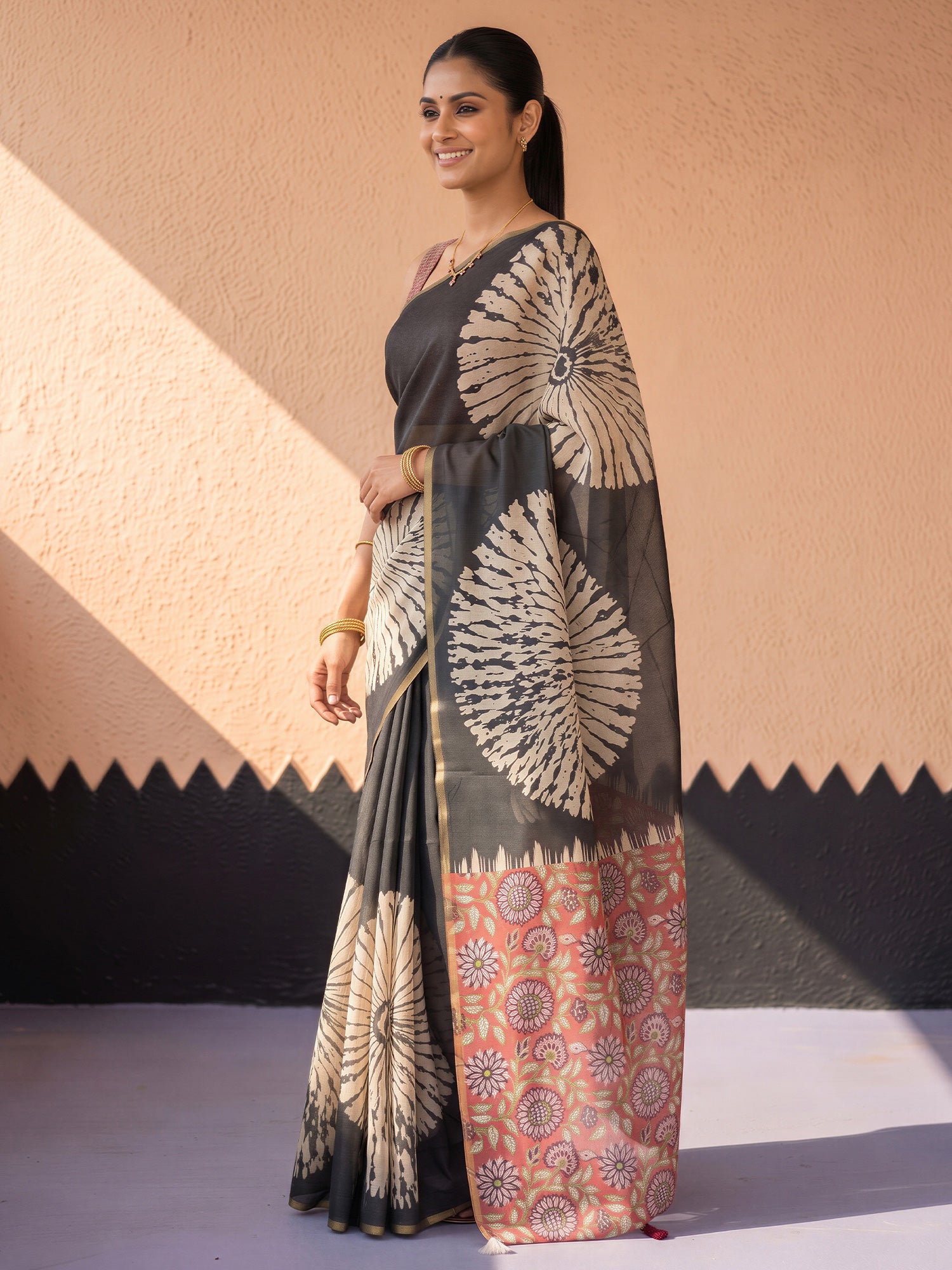 Black Cotton Blend saree – detail view 2