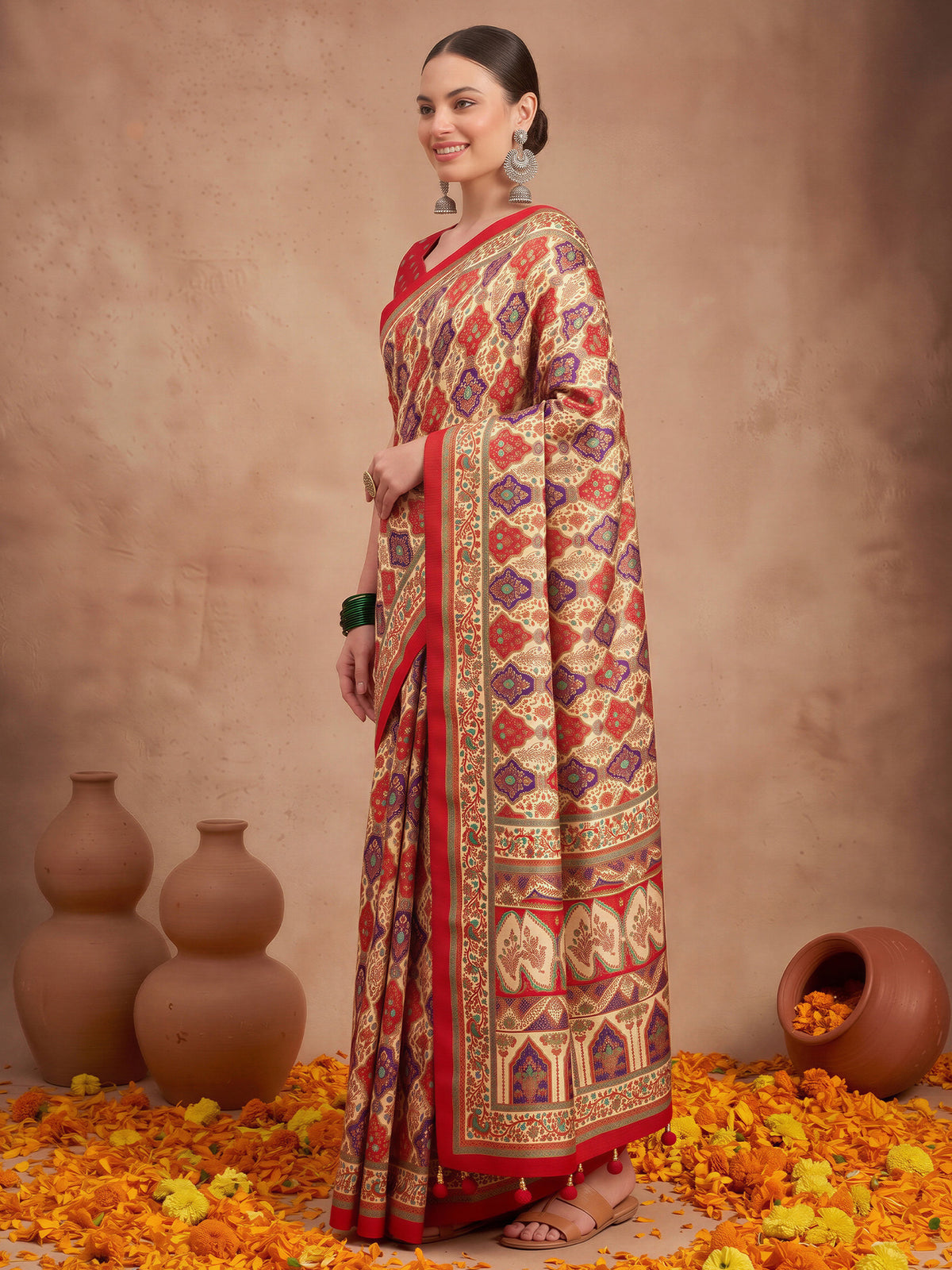 Cream Silk Blend saree – detail view 2