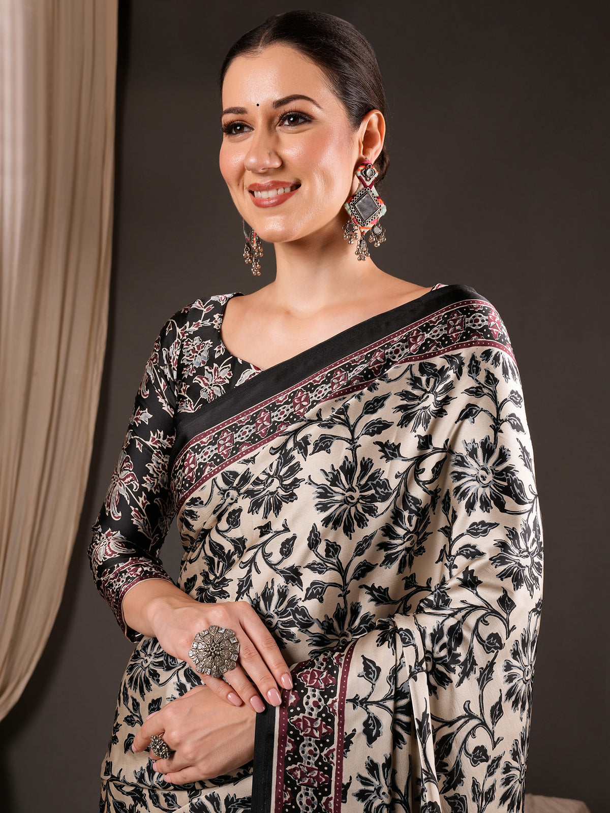 Cream Satin saree – detail view 3