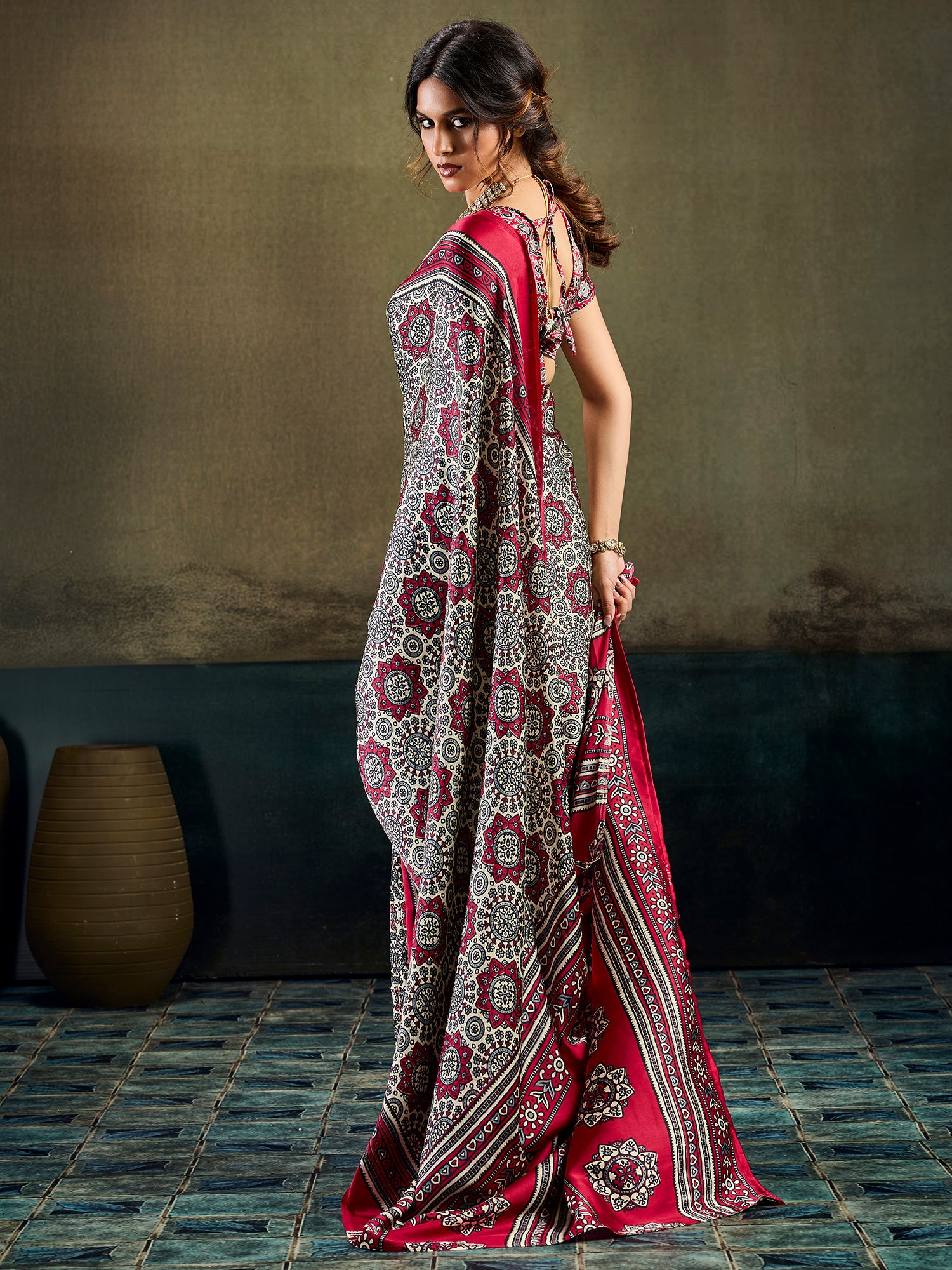 Maroon Satin saree – detail view 1