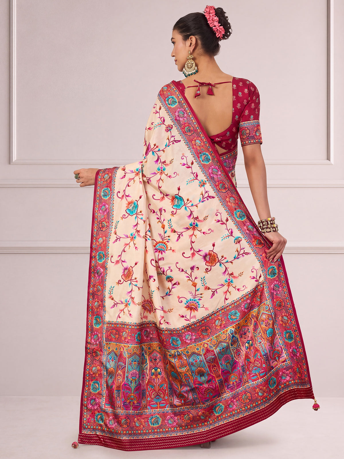 Cream Viscose saree – detail view 1