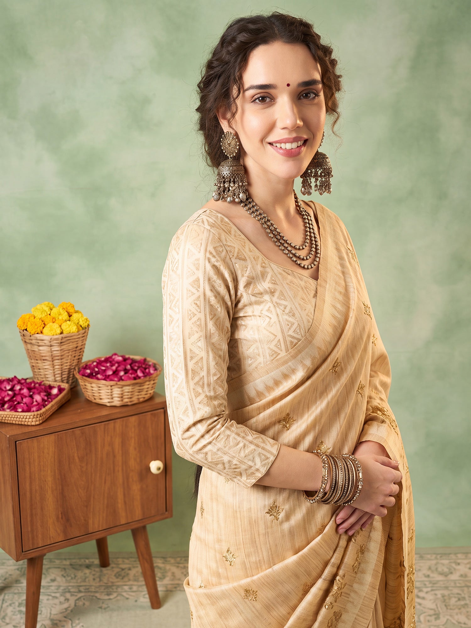 Beige Silk Blend saree – detail view 4