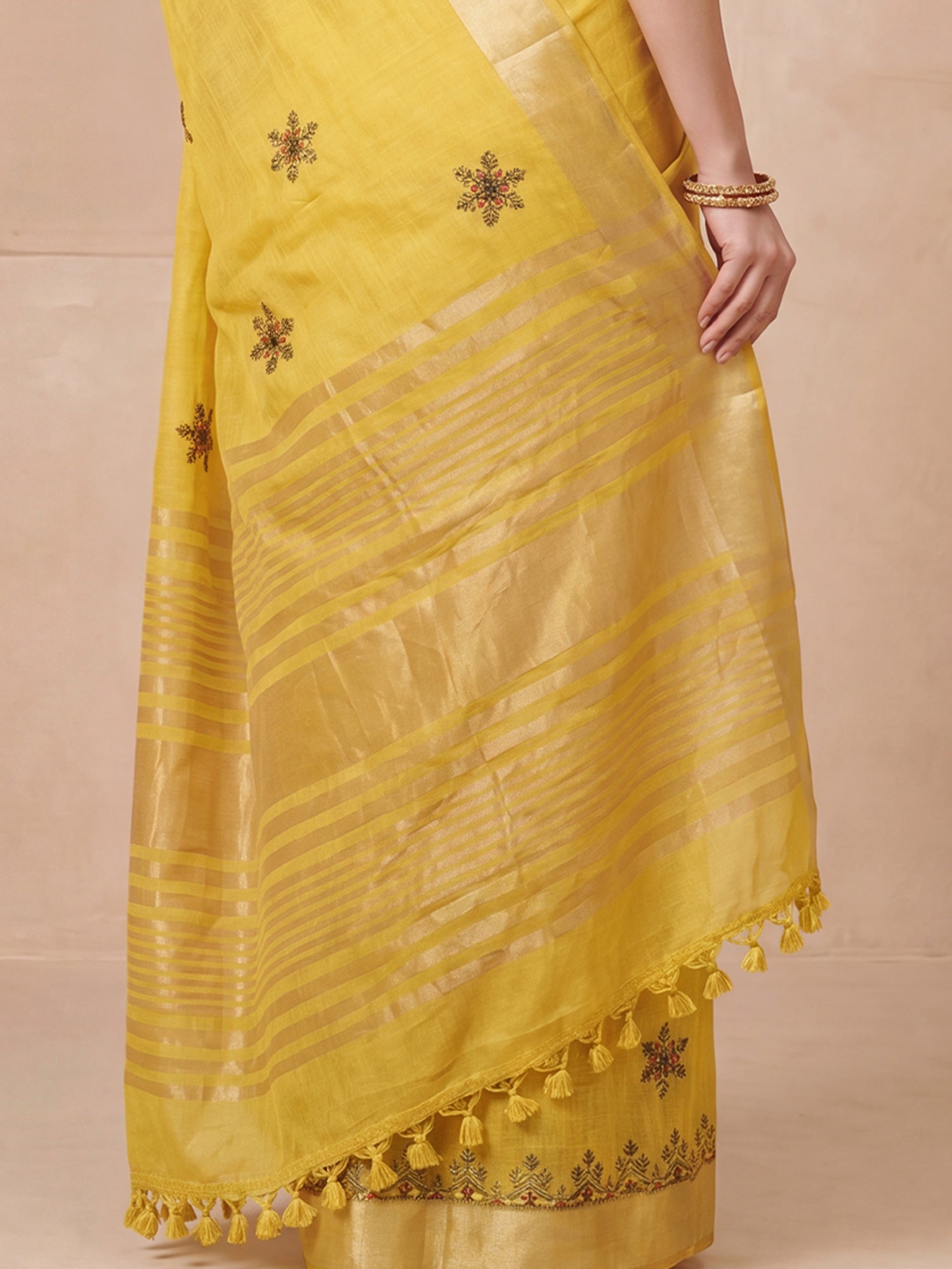 Yellow Cotton Linen saree – detail view 5