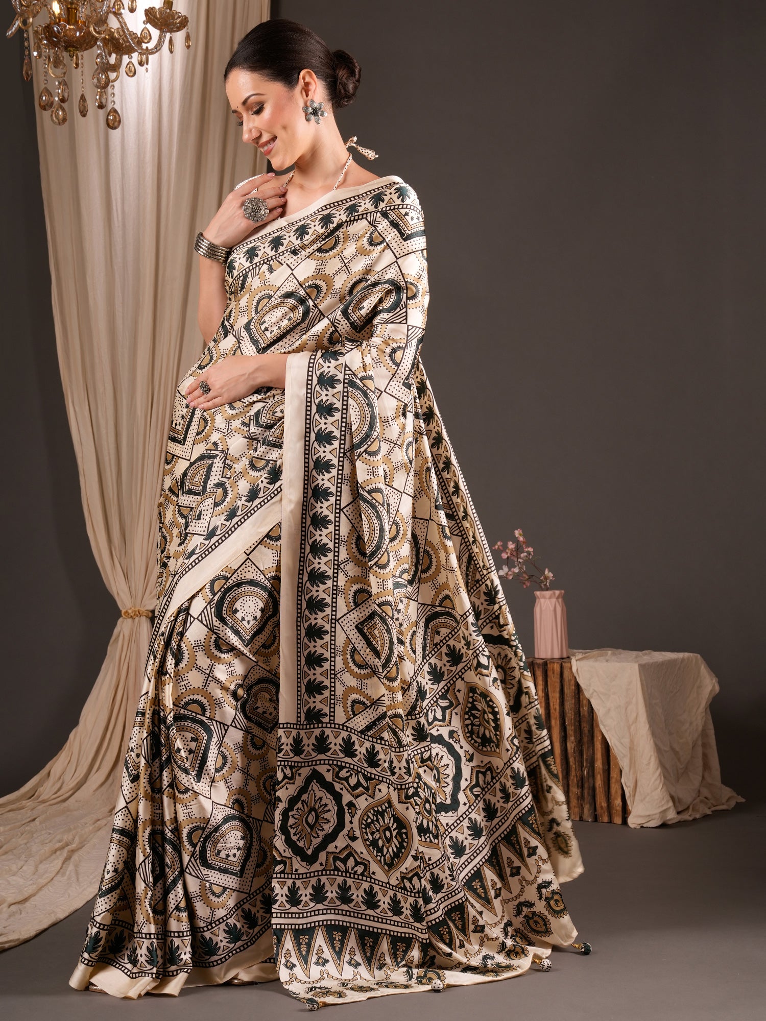 Off White Satin saree – detail view 2