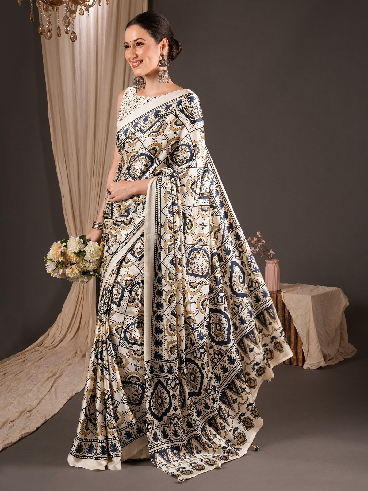 Off White Satin saree – detail view 2