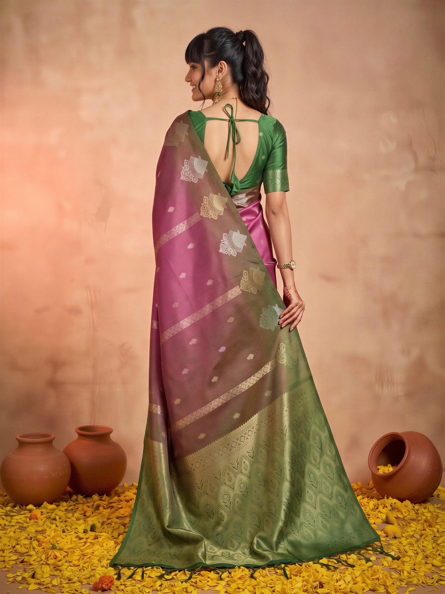 Magenta Cotton Blend saree – detail view 1