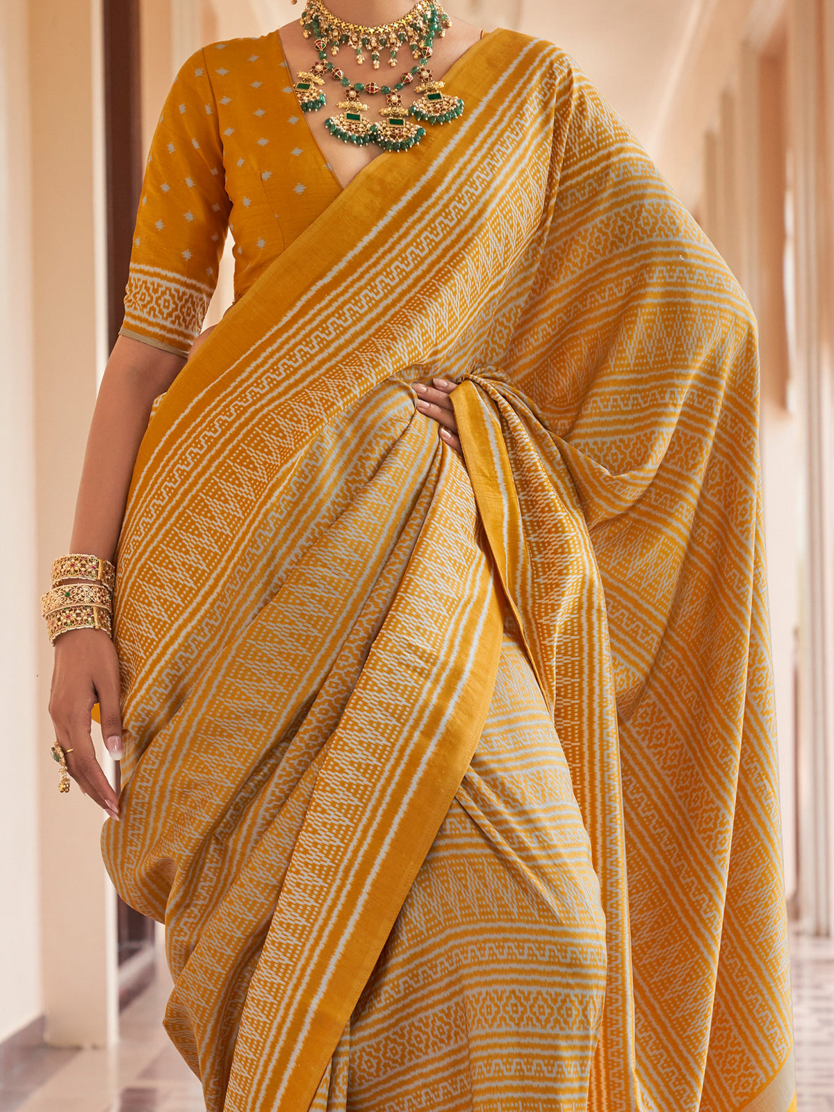 Mustard silk blend saree view 3