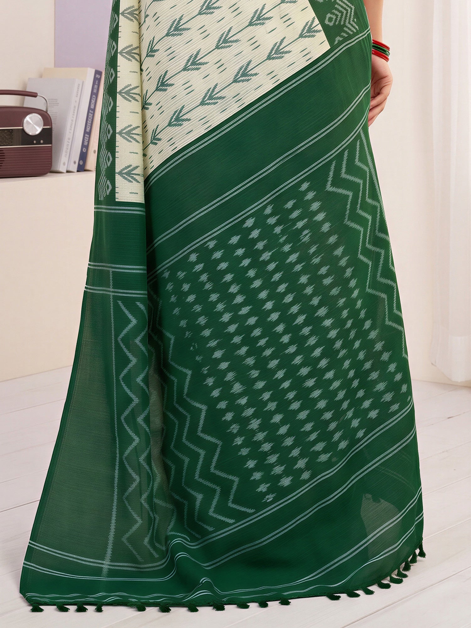 Off White Cotton Blend saree – detail view 5