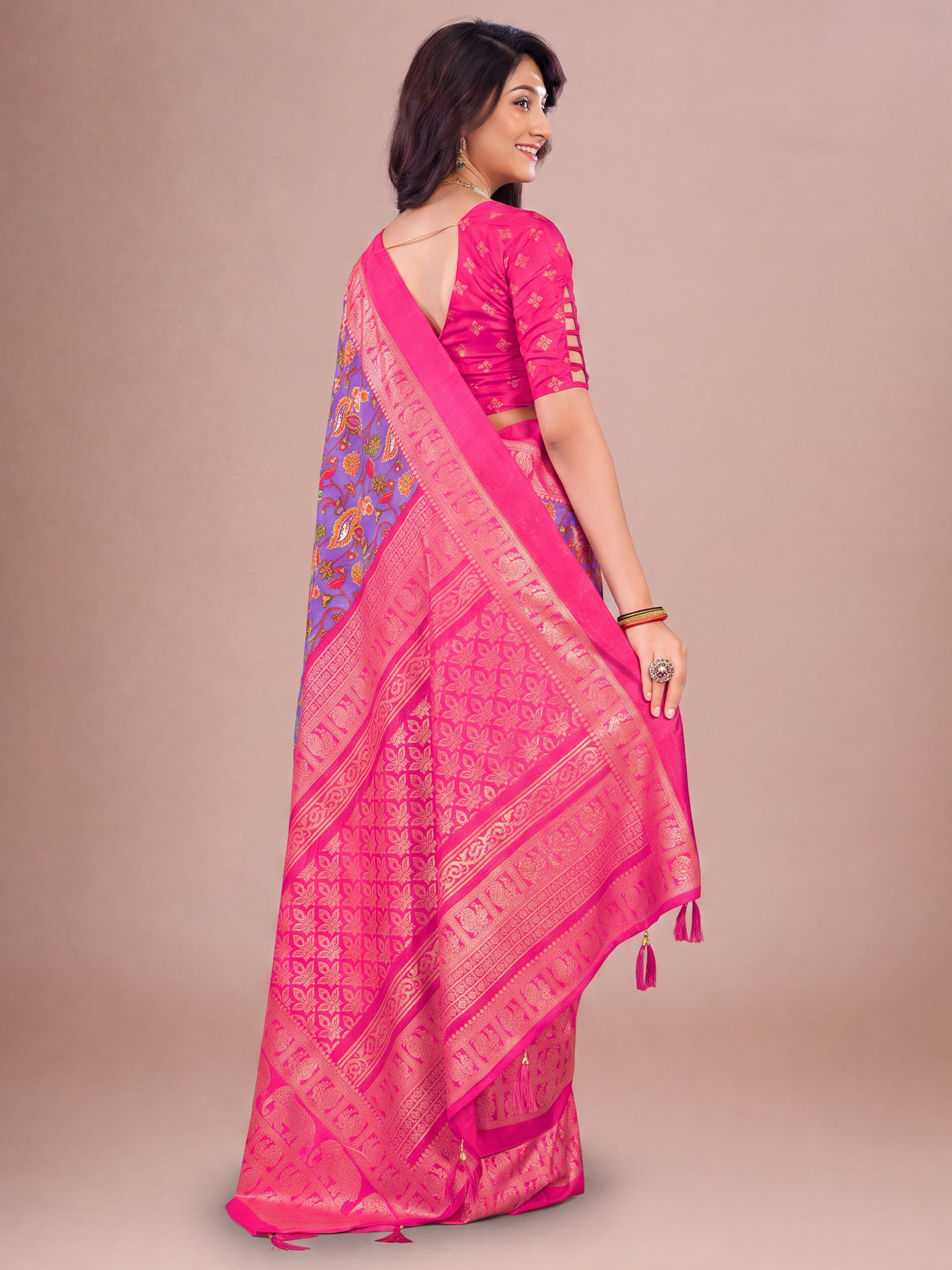 Pink Cotton Blend saree – detail view 1