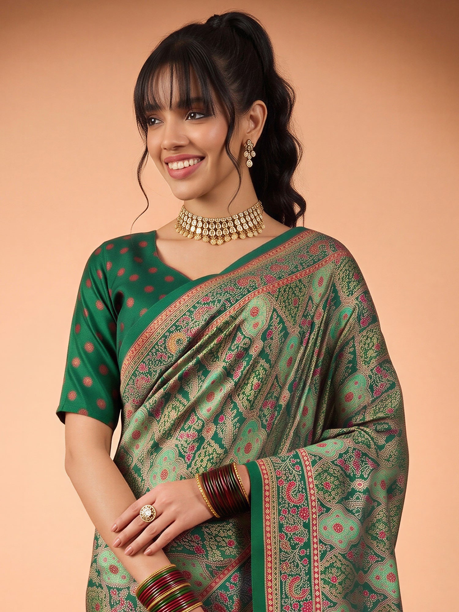 Dark Green Silk Blend saree – detail view 4