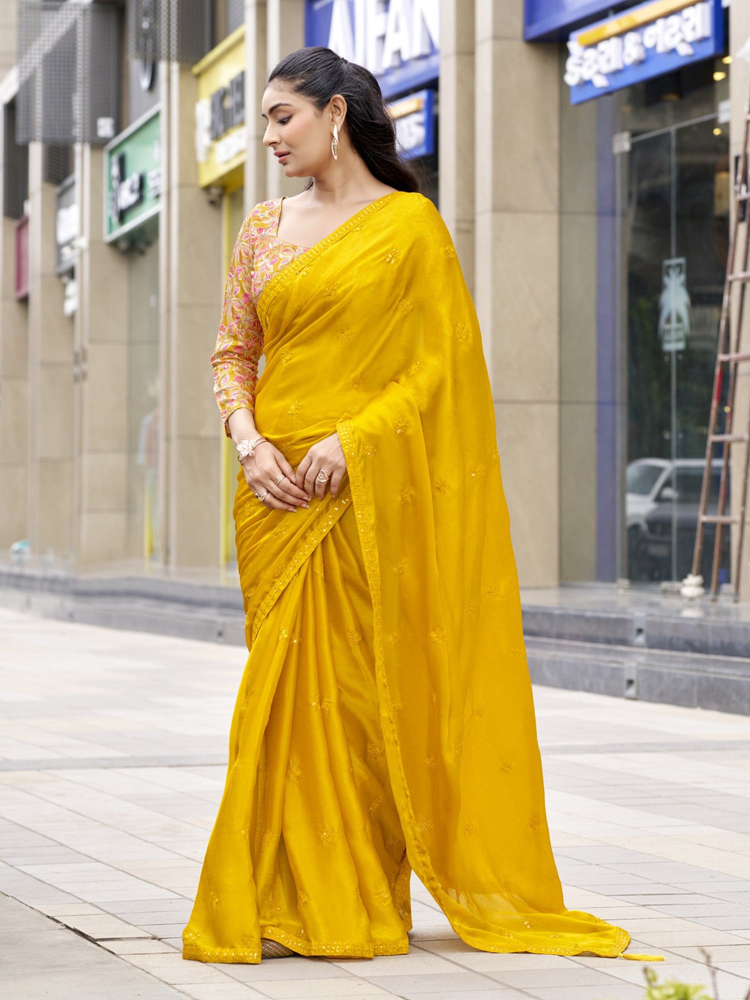 Yellow Satin Silk saree – detail view 2