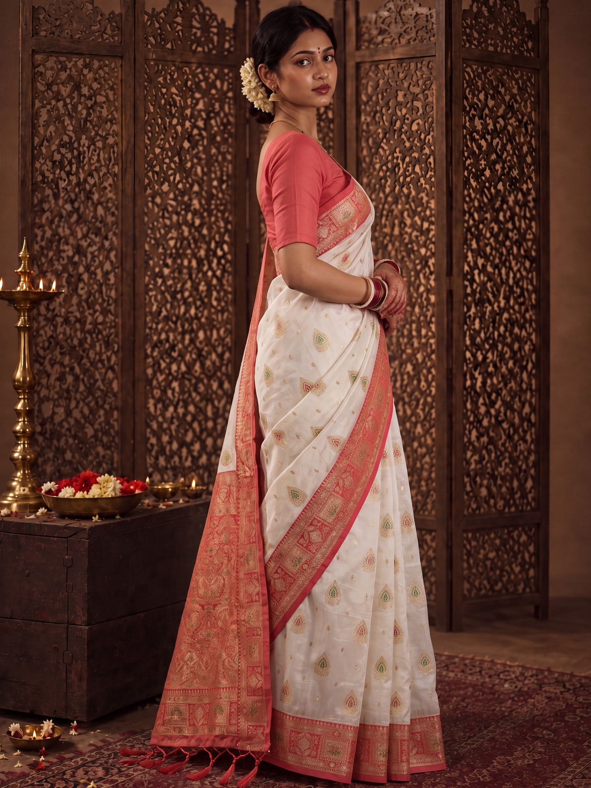White Banarasi Silk saree – detail view 1
