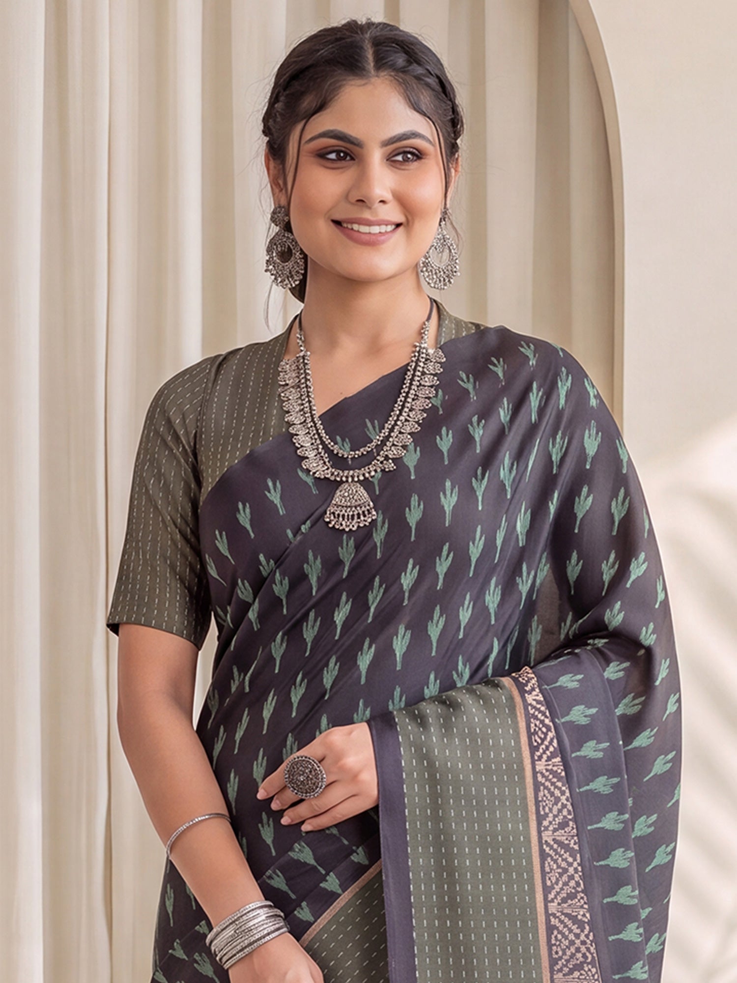 Navy Blue Silk Blend saree – detail view 4