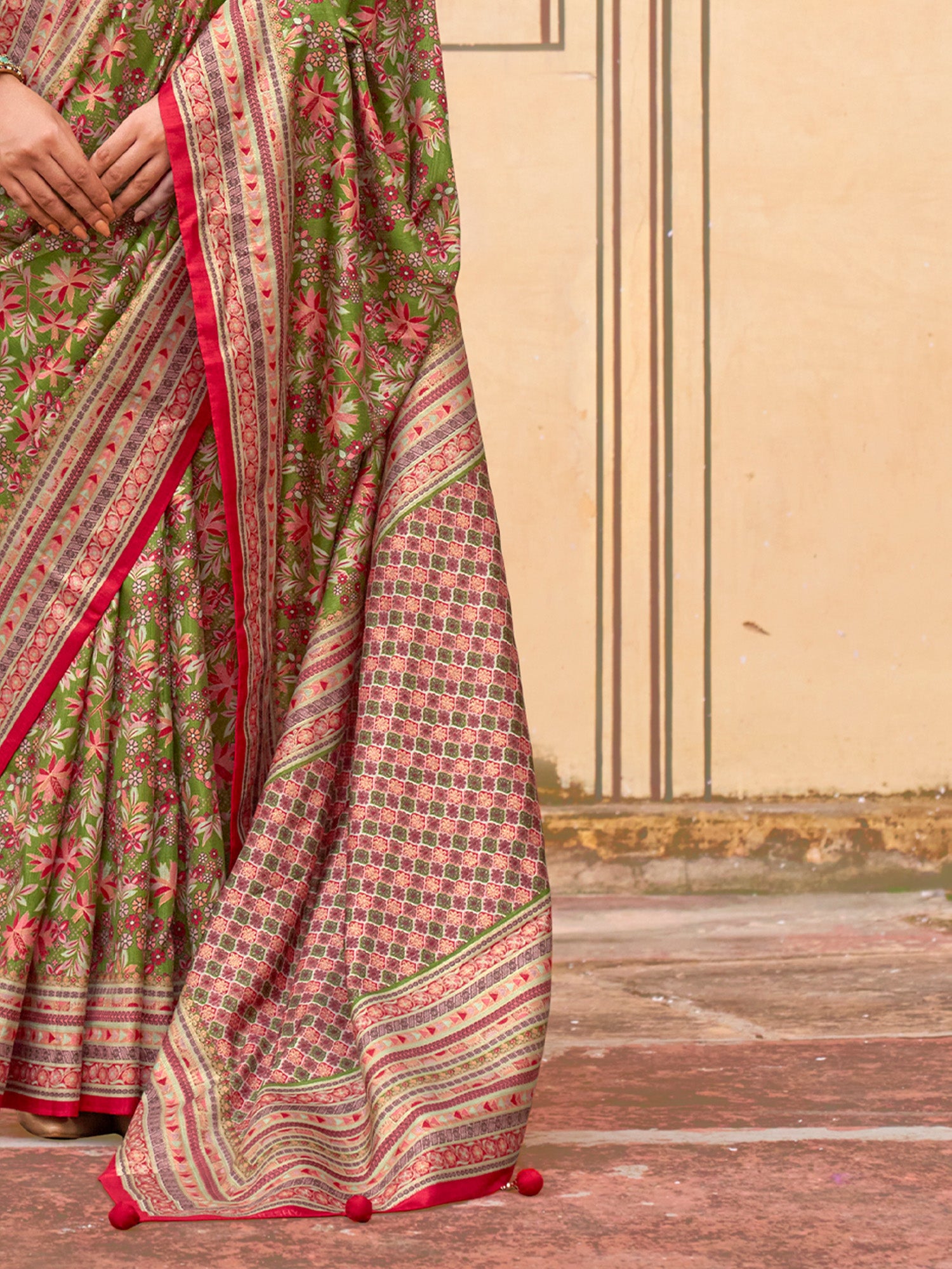 Green Silk Blend saree – detail view 4
