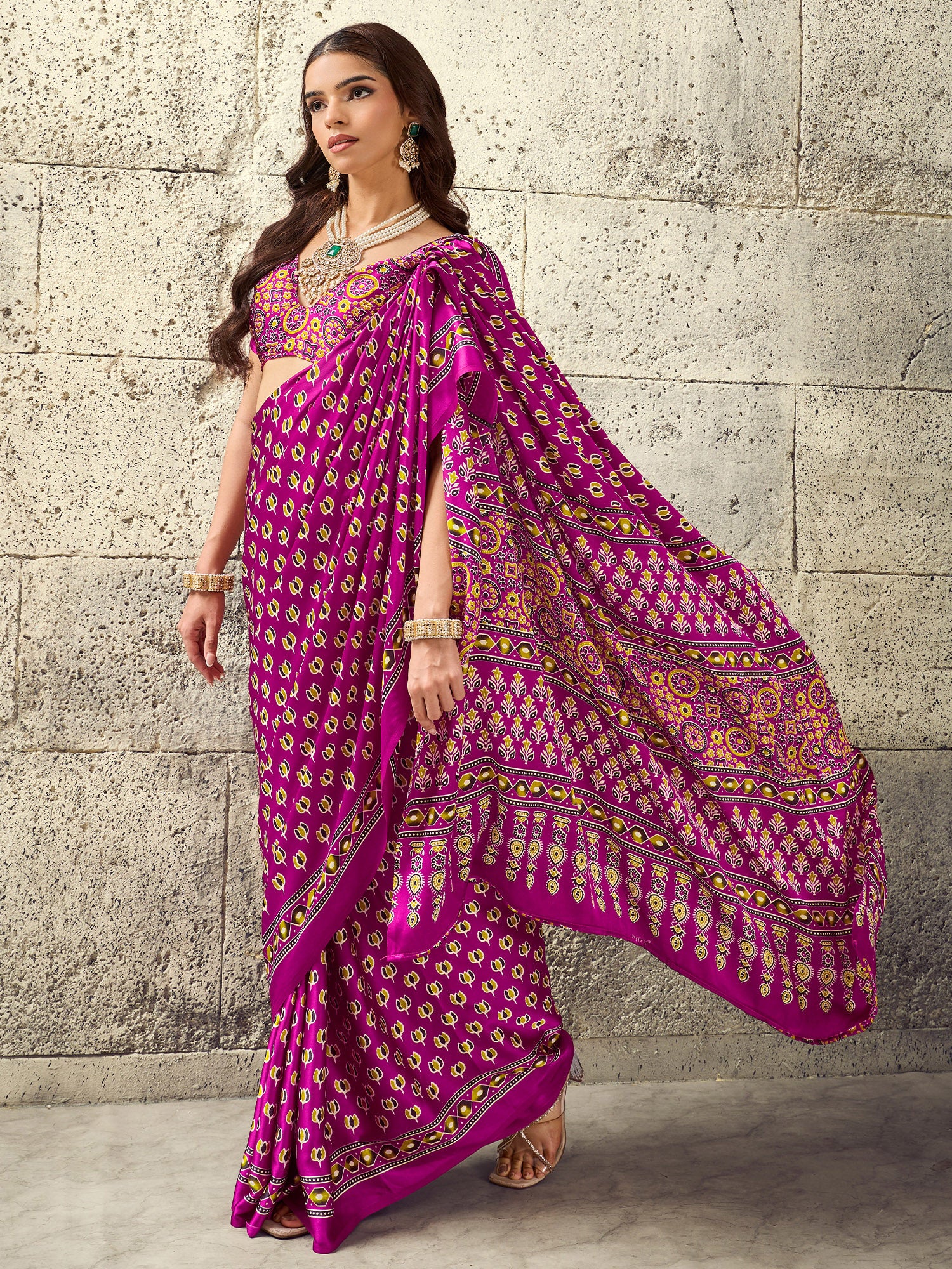 Magenta Satin saree – detail view 2
