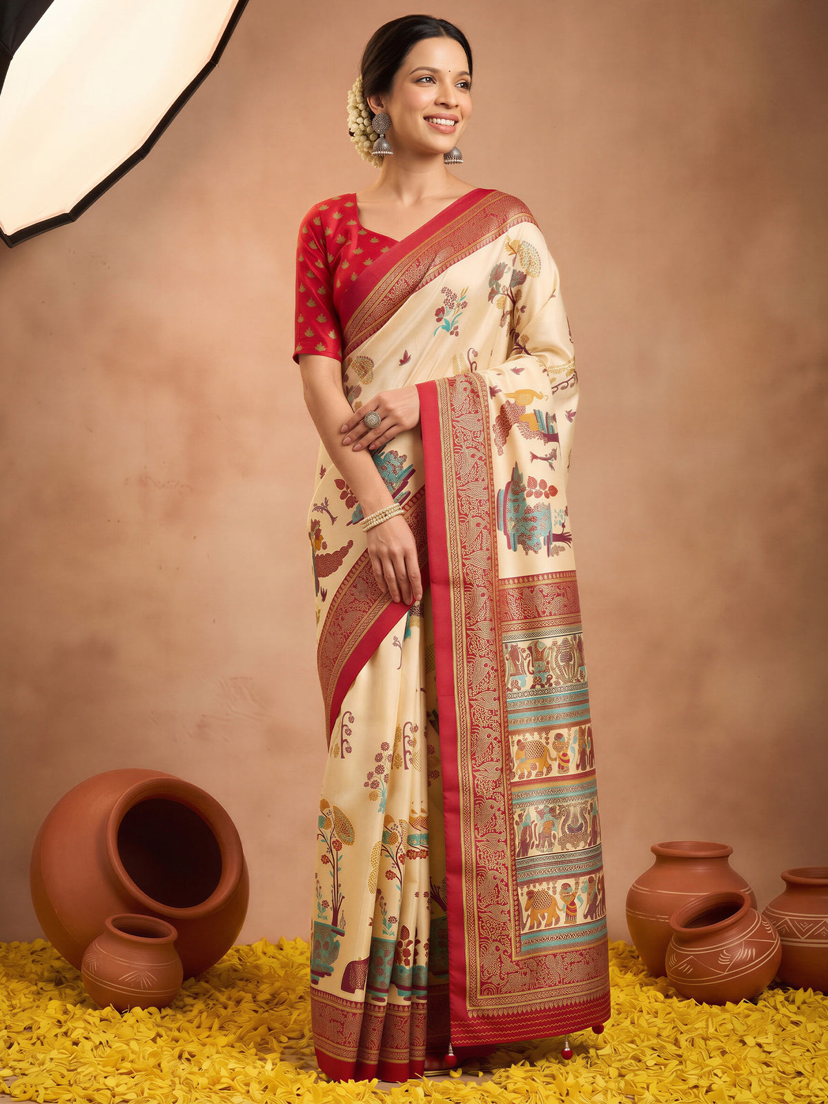 Cream Silk Blend saree – detail view 3