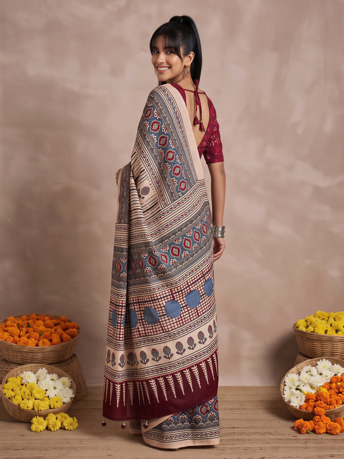Cream Viscose Silk saree – detail view 1