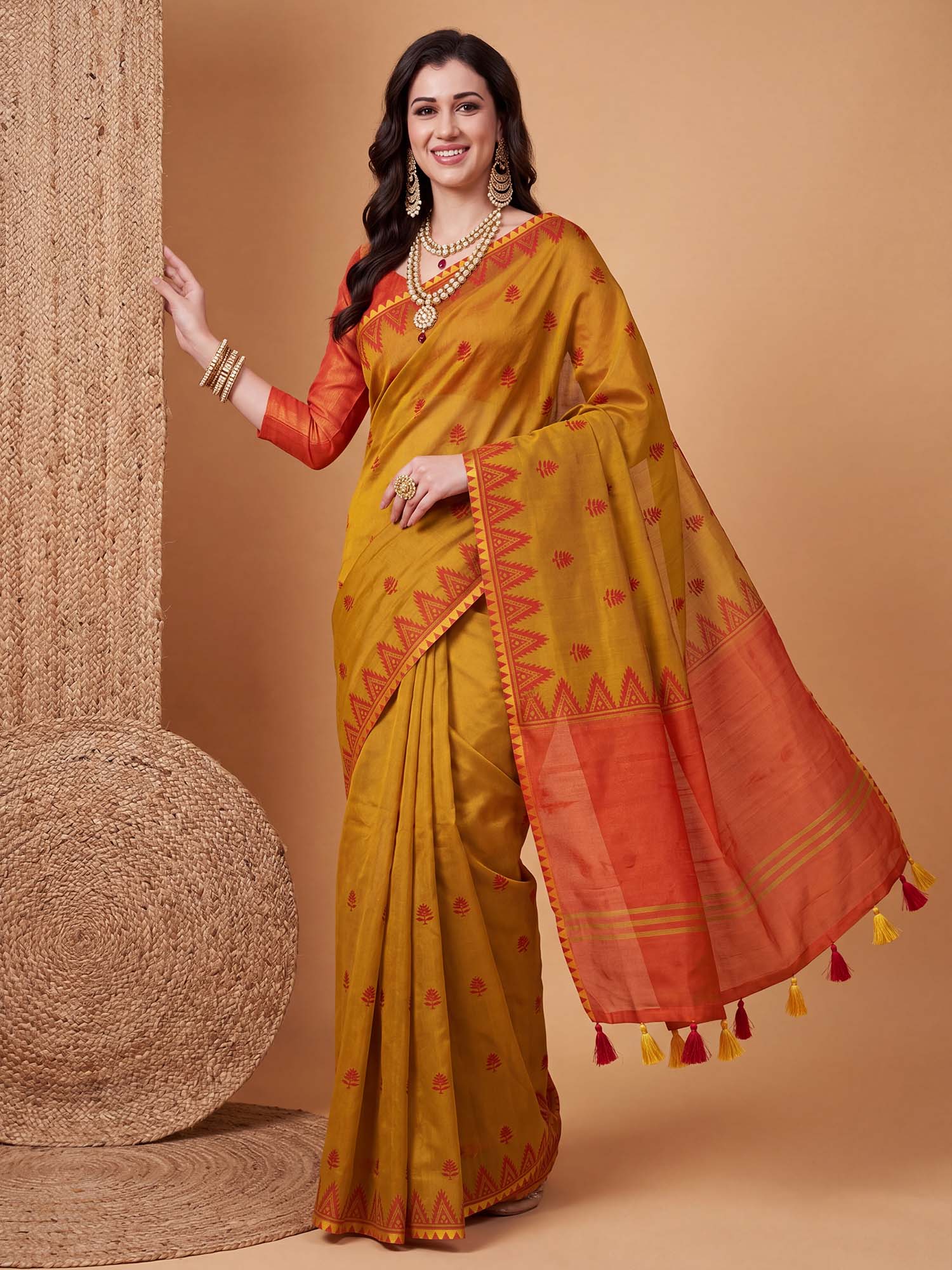Gold Linen saree – detail view 3