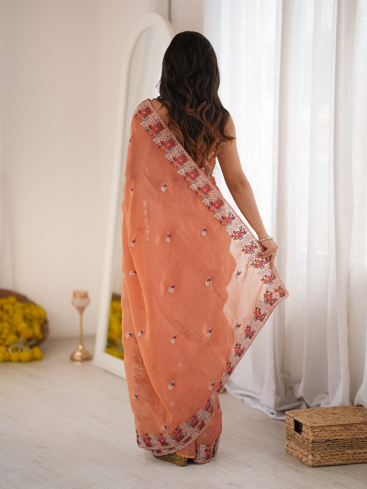 Peach Tissue saree – detail view 2