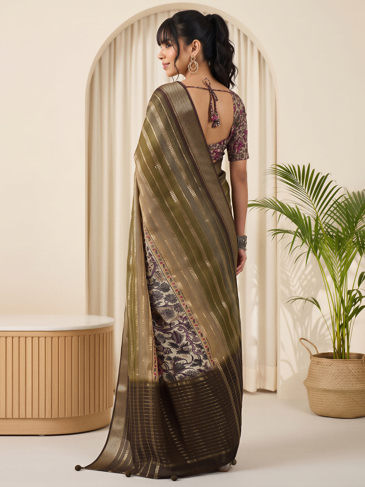 Olive Viscose Silk saree – detail view 1