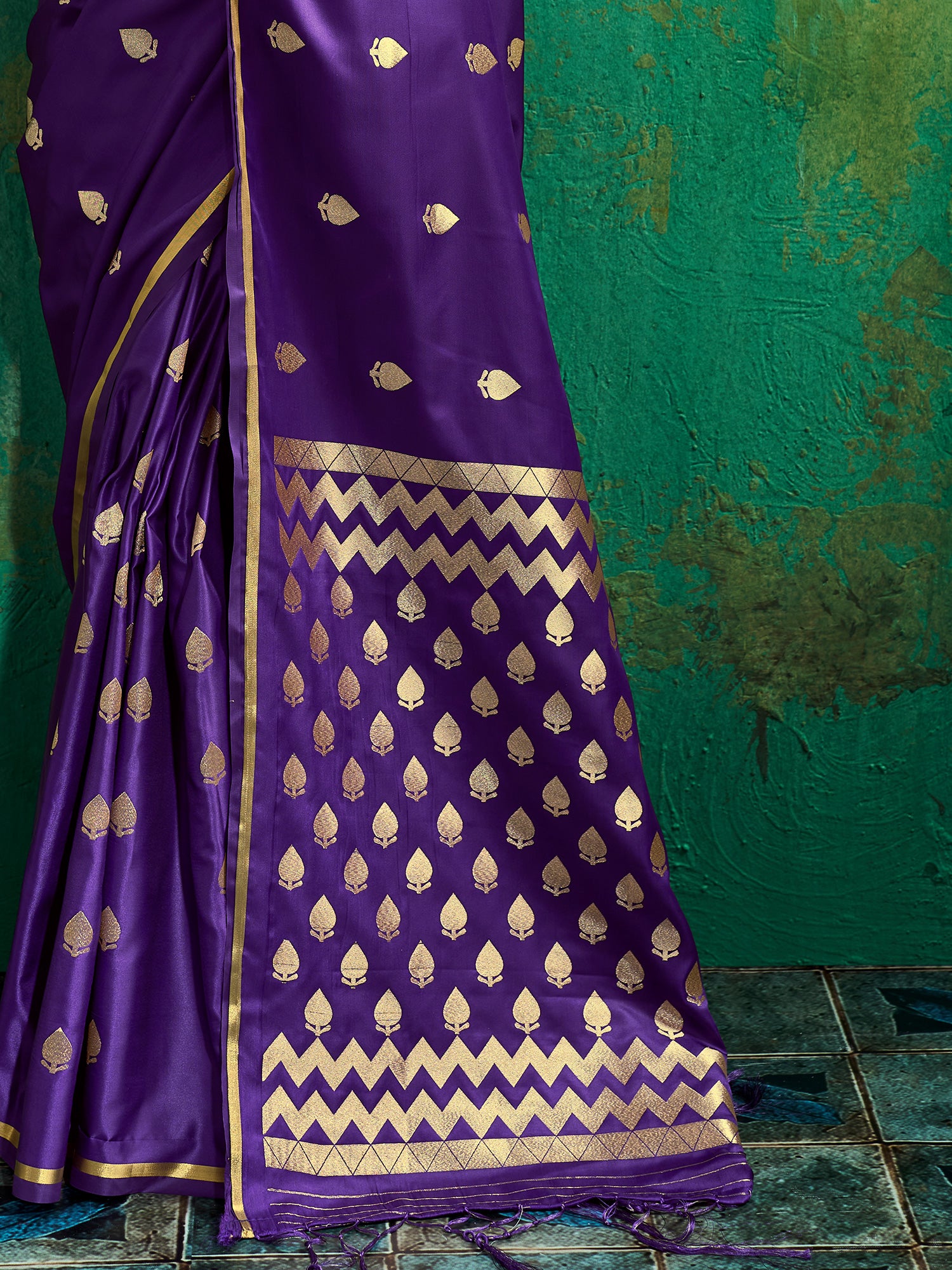Purple Satin Silk saree – detail view 4