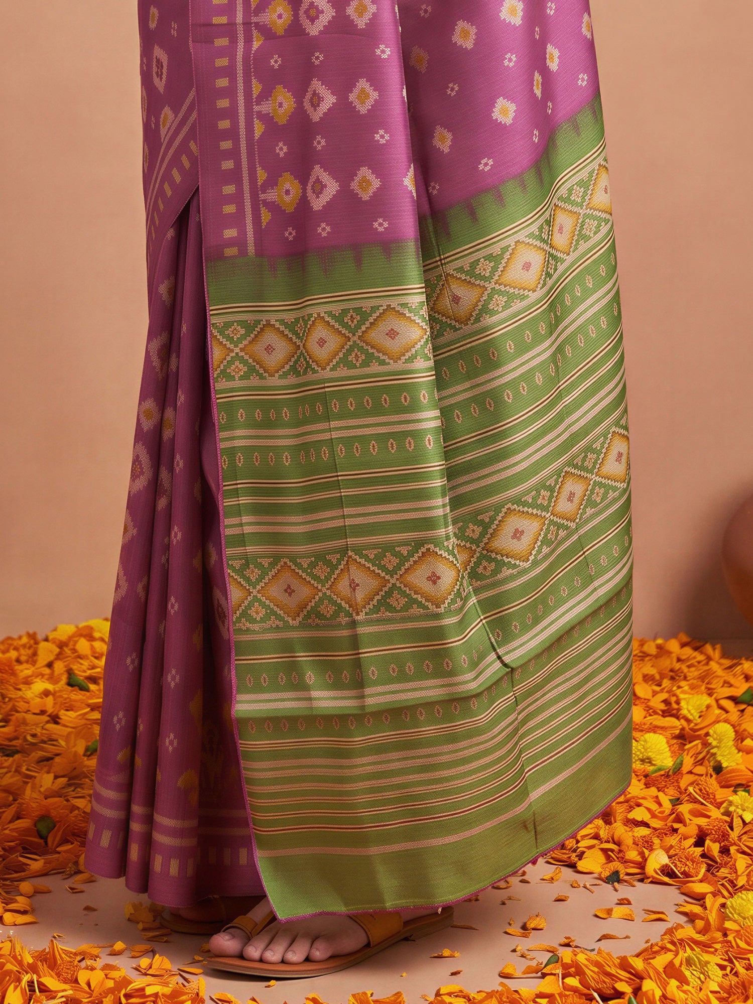 Magenta Silk Blend saree – detail view 5