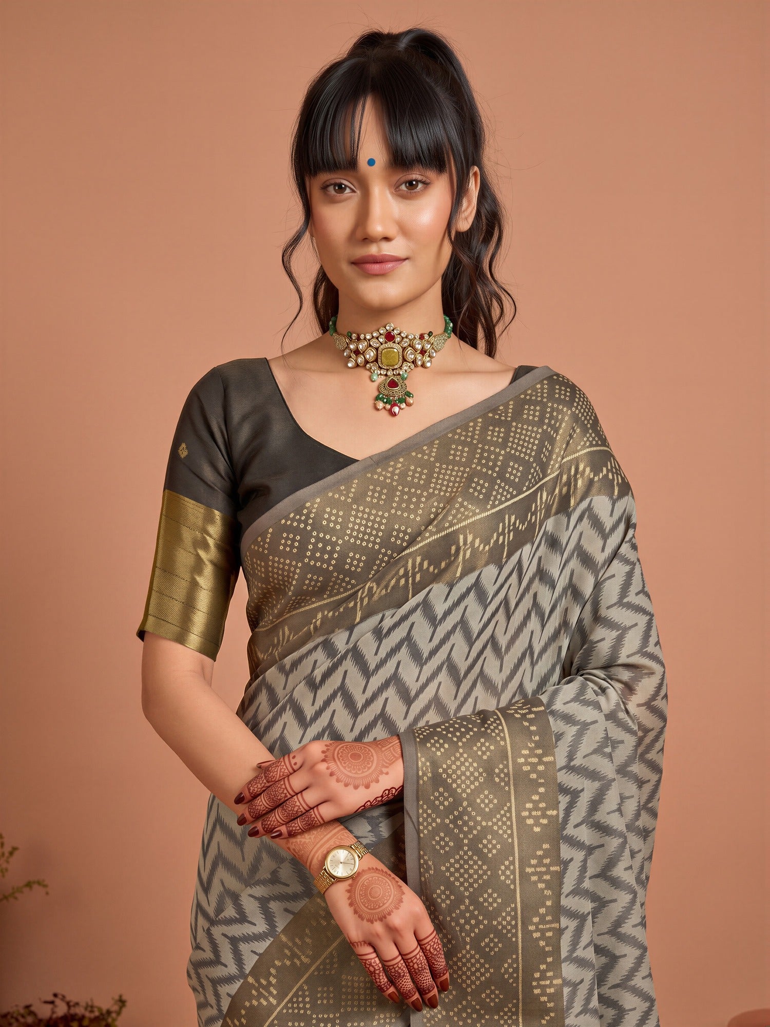 Black Viscose saree – detail view 3