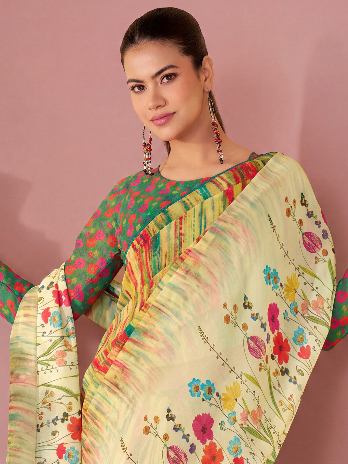 Beige Georgette saree – detail view 2