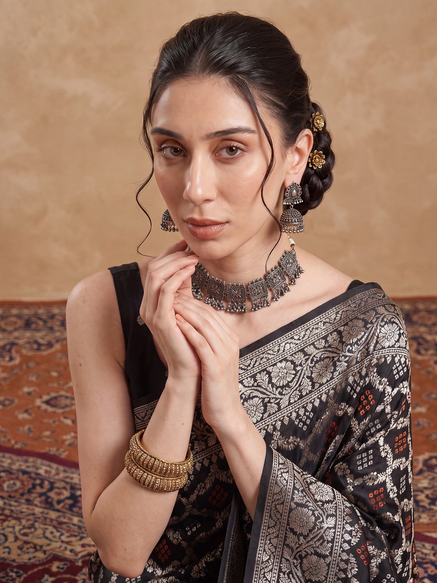 Black Dola Silk saree – detail view 4