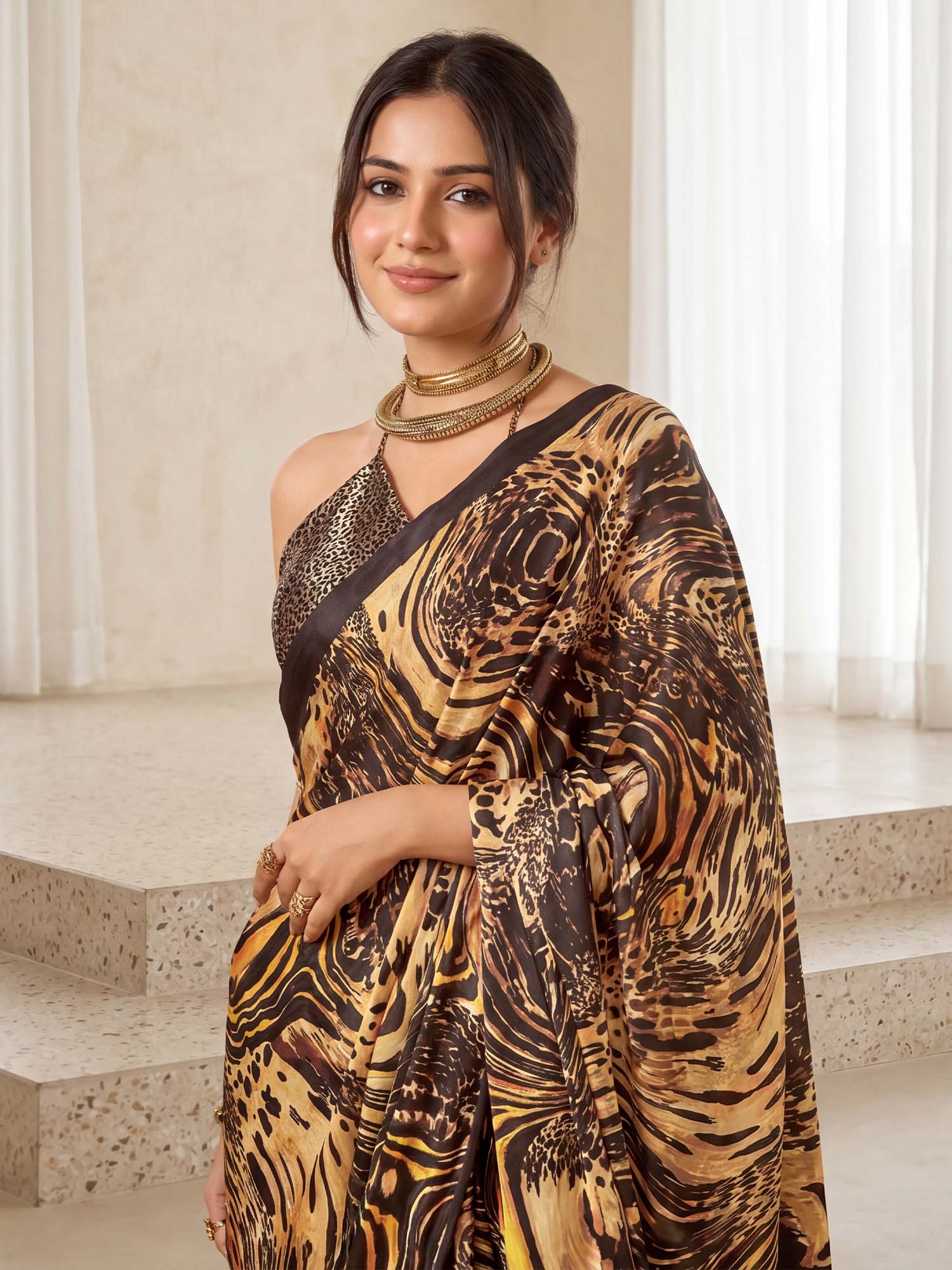 Beige Crepe saree – detail view 4