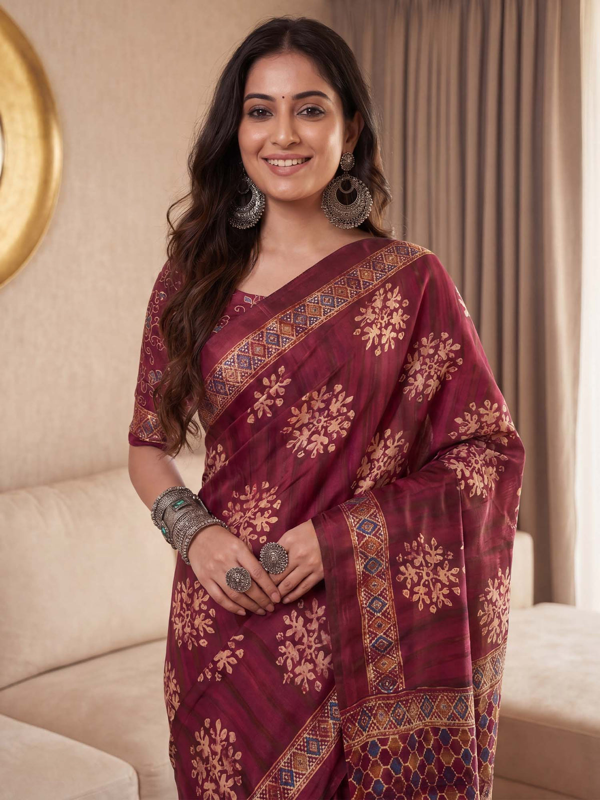 Burgundy Pure Crepe saree – detail view 4